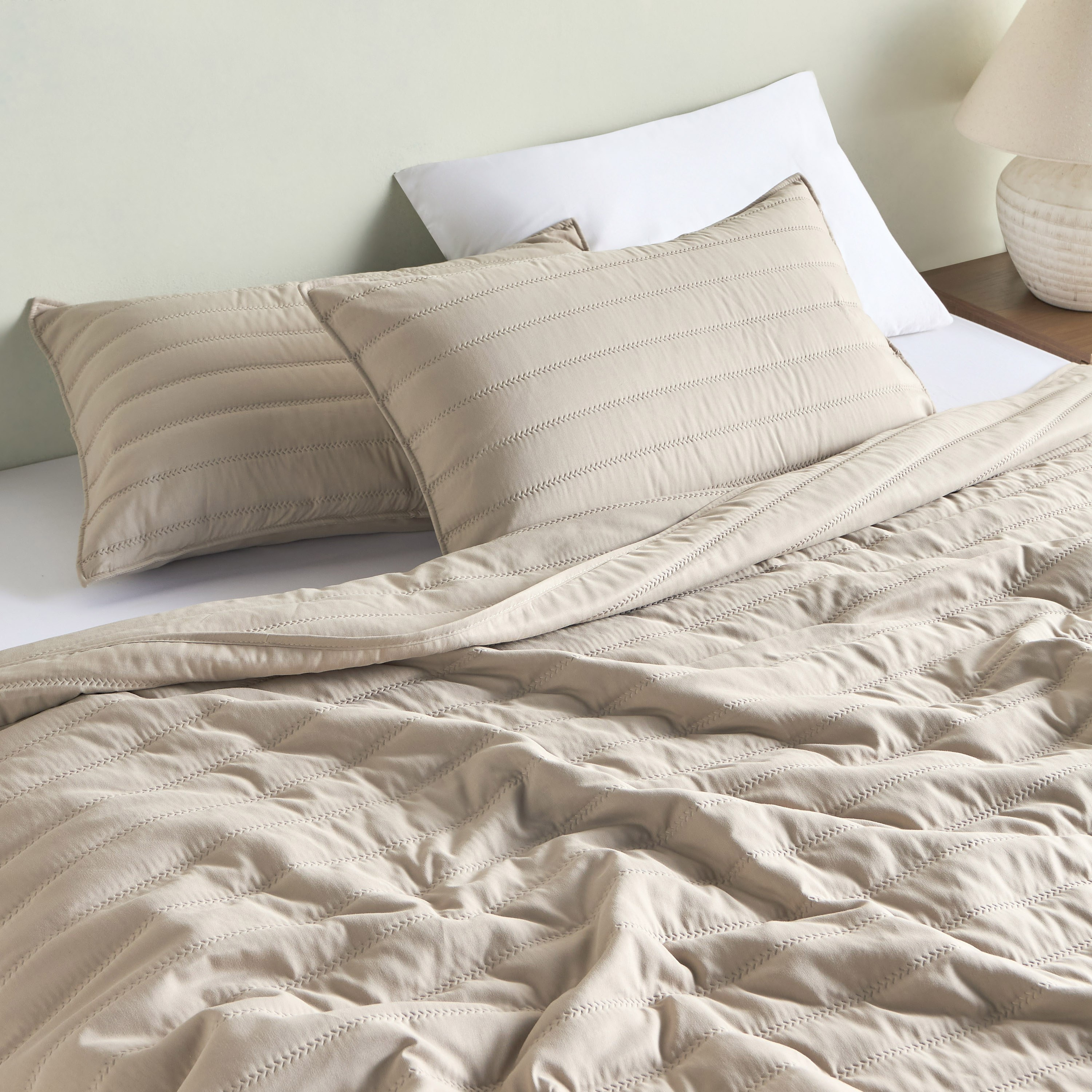 Eva Quilted 3-Piece King Bedspread Set - 240x260 cm-household-bedding-comfortersandbedspreads-bedspreads-image-5