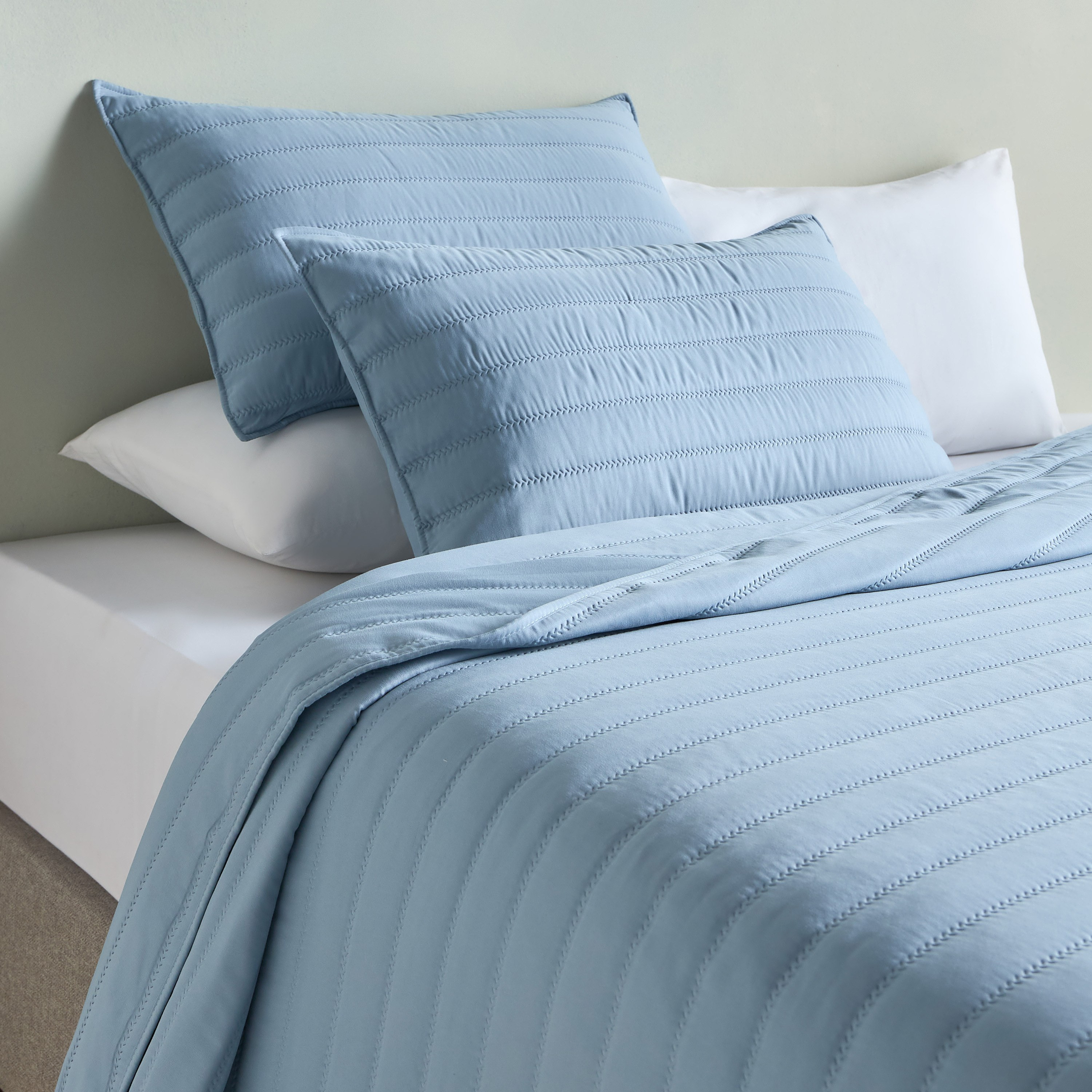 Eva Quilted 3-Piece King Bedspread Set - 240x260 cm-household-bedding-comfortersandbedspreads-bedspreads-image-1