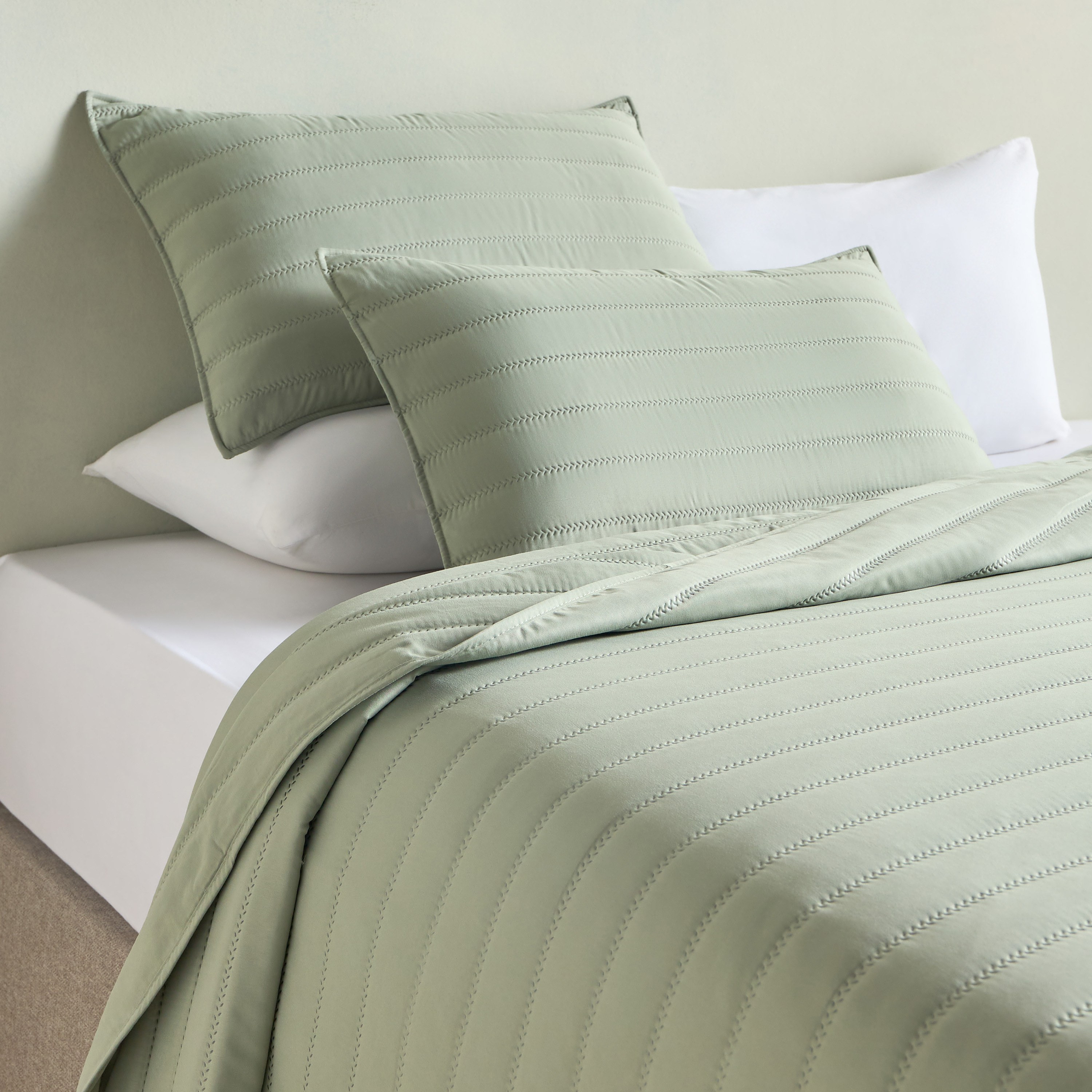 Eva Quilted 3-Piece King Bedspread Set - 240x260 cm-household-bedding-comfortersandbedspreads-bedspreads-image-1