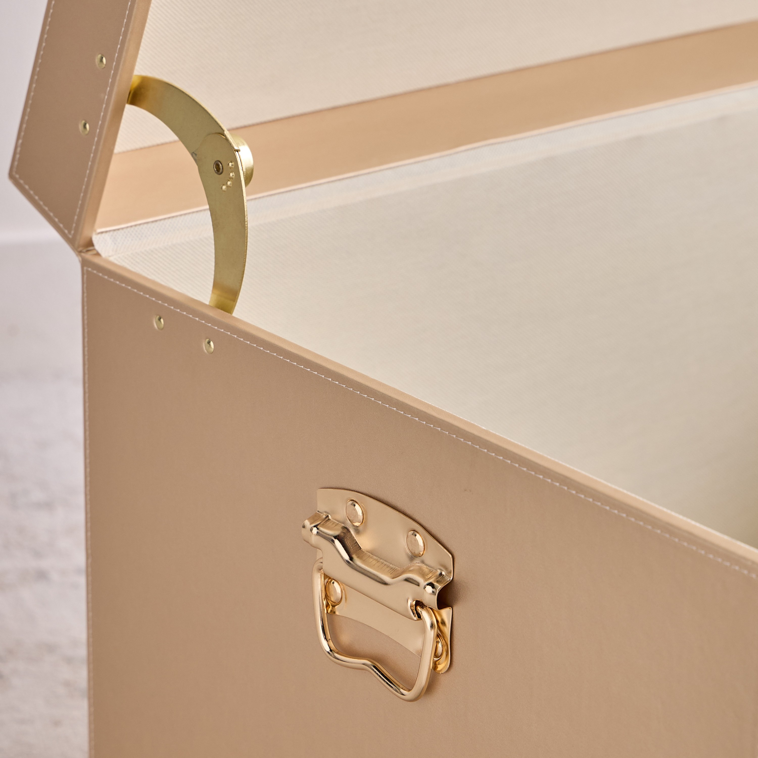 Christopher Storage Trunk - 54x35x35 cm-household-storage-storagesolutions-trunks-image-4