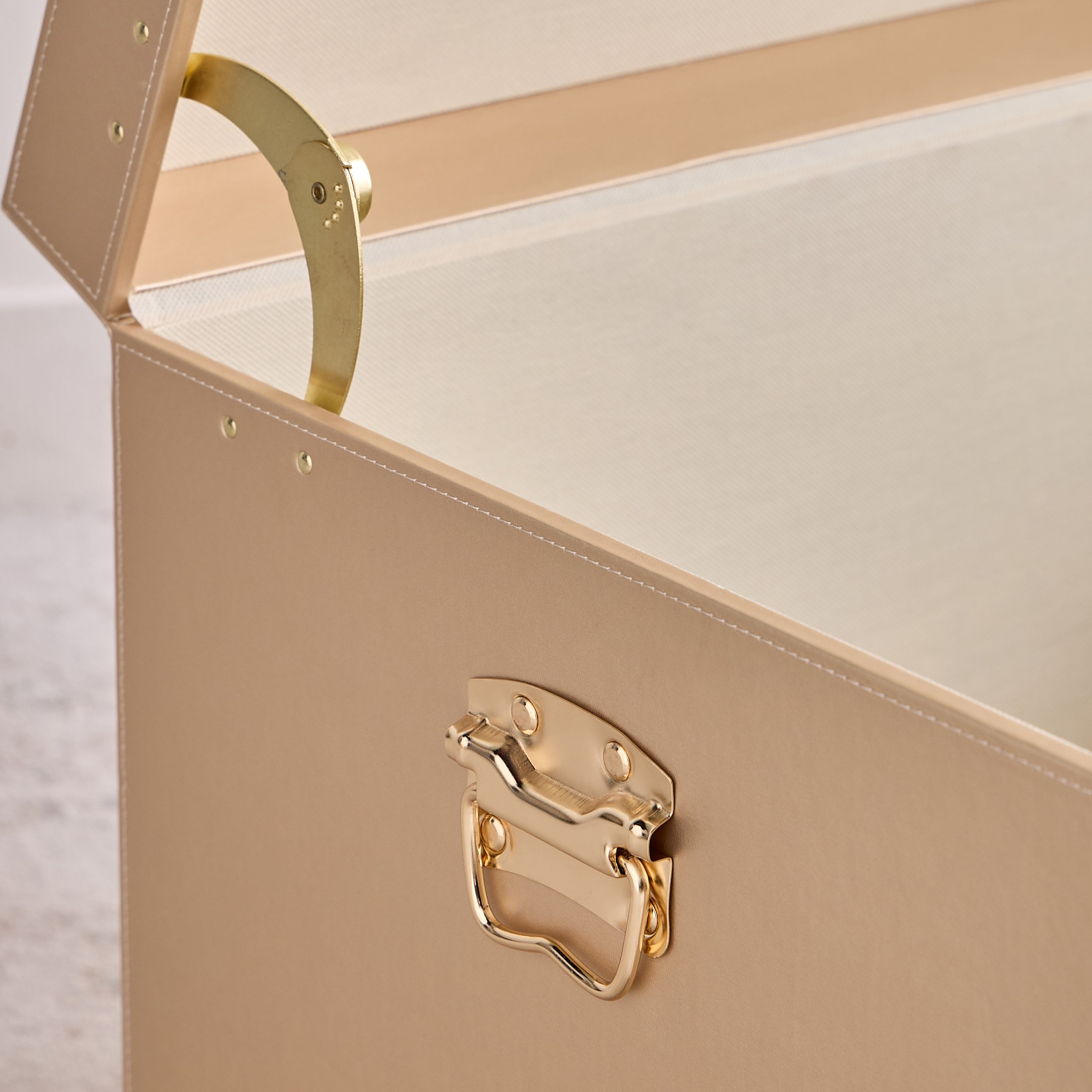 Christopher Storage Trunk - 48x30x30 cm-household-storage-storagesolutions-trunks-image-4