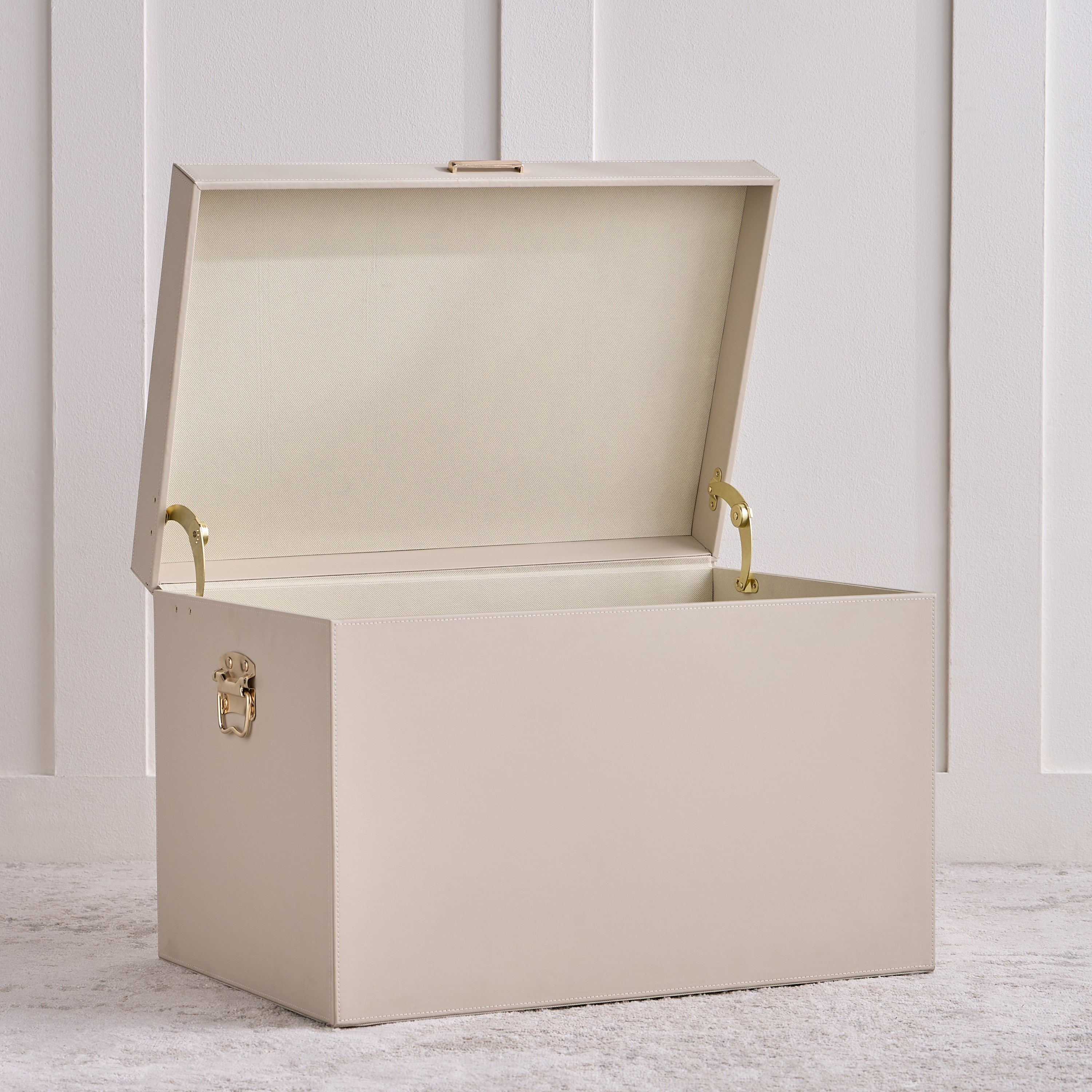 Christopher Storage Trunk - 60x40x40 cm-household-storage-storagesolutions-trunks-image-2