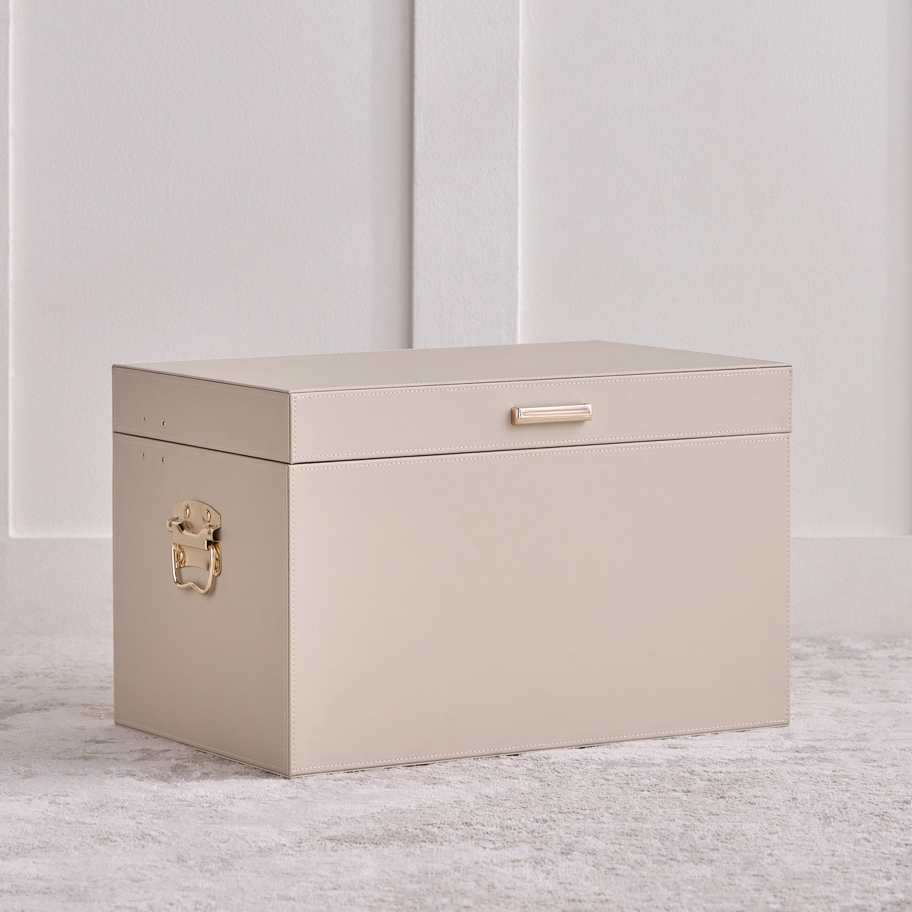 Christopher Storage Trunk - 48x30x30 cm-household-storage-storagesolutions-trunks-image-1
