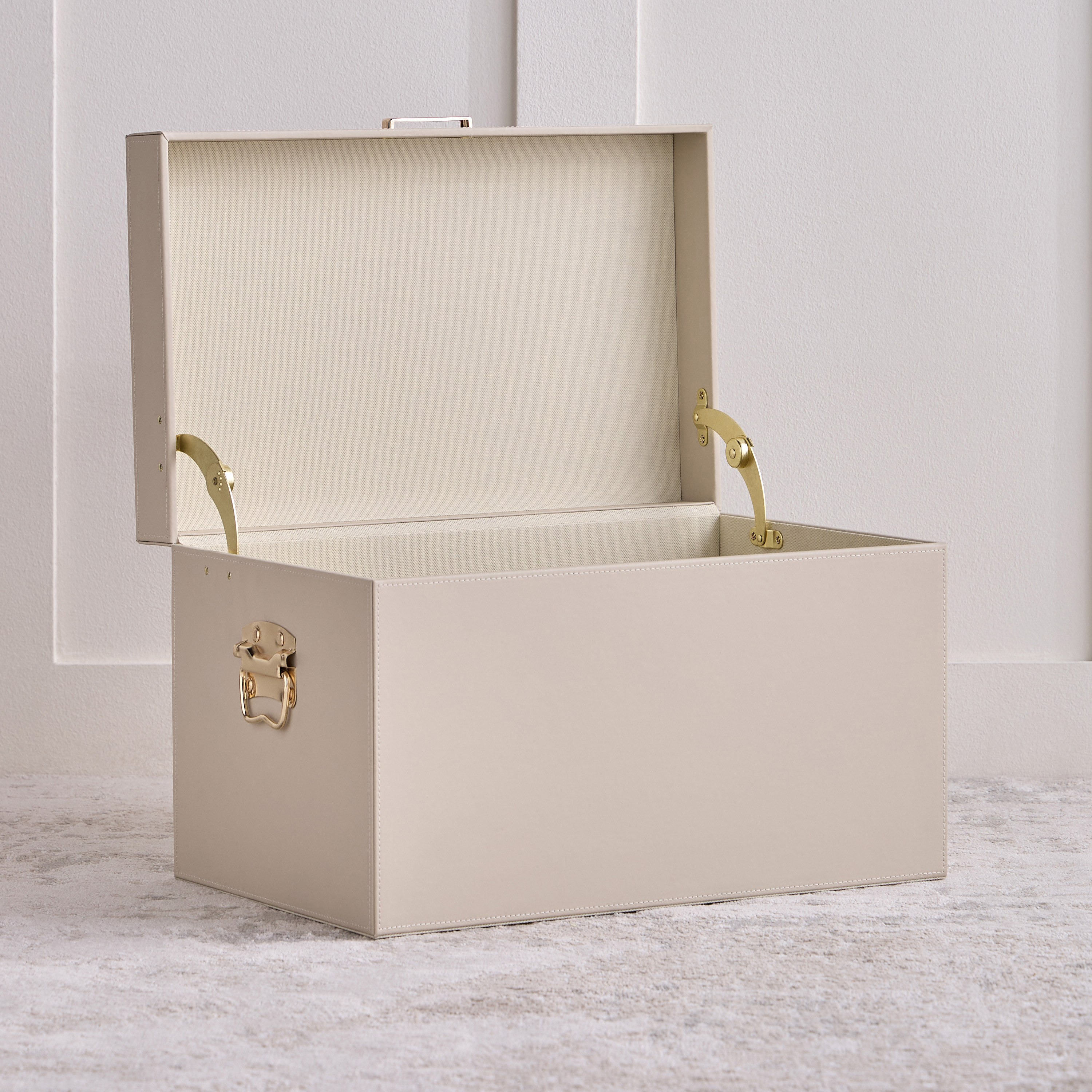 Christopher Storage Trunk - 48x30x30 cm-household-storage-storagesolutions-trunks-image-2
