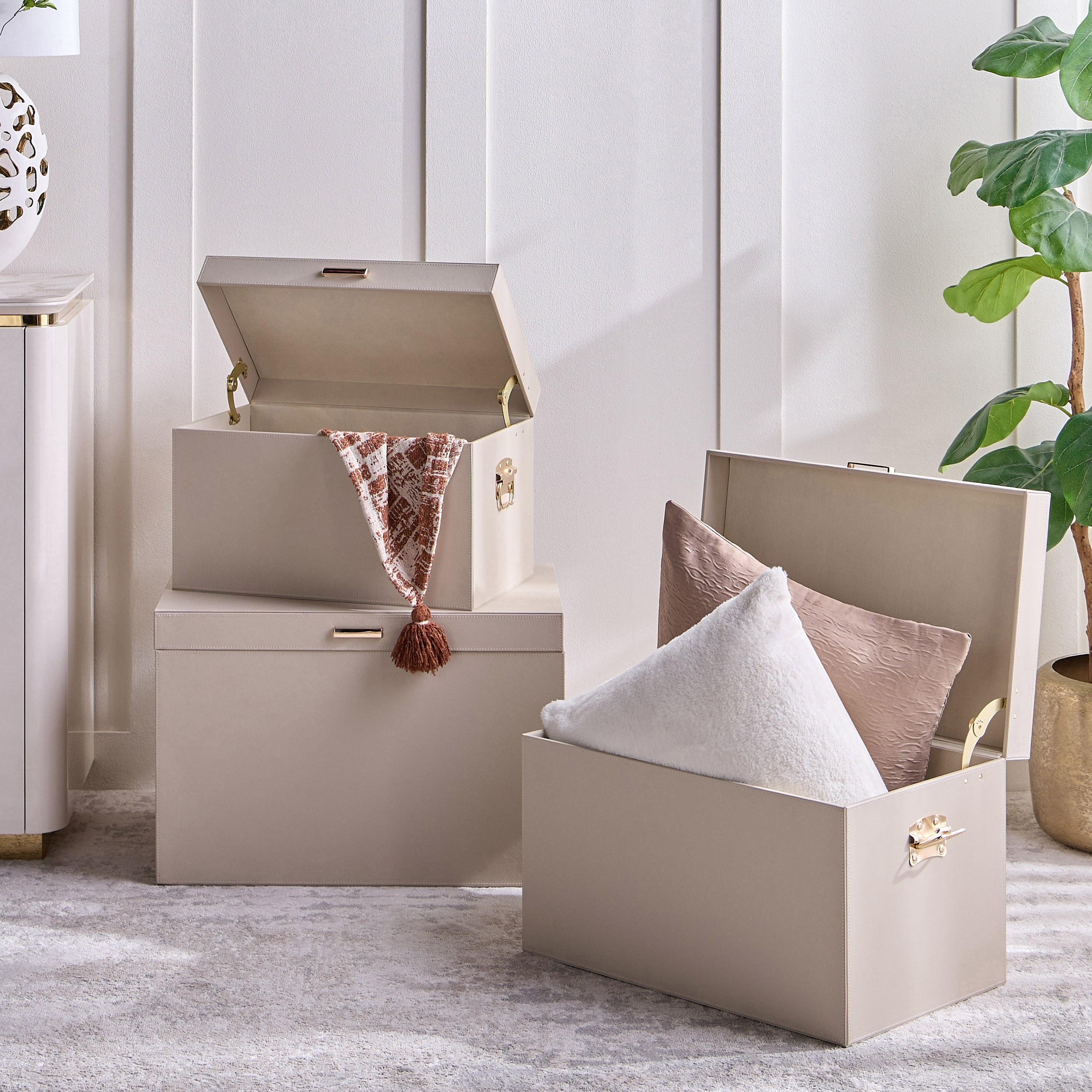 Christopher Storage Trunk - 48x30x30 cm-household-storage-storagesolutions-trunks-image-6