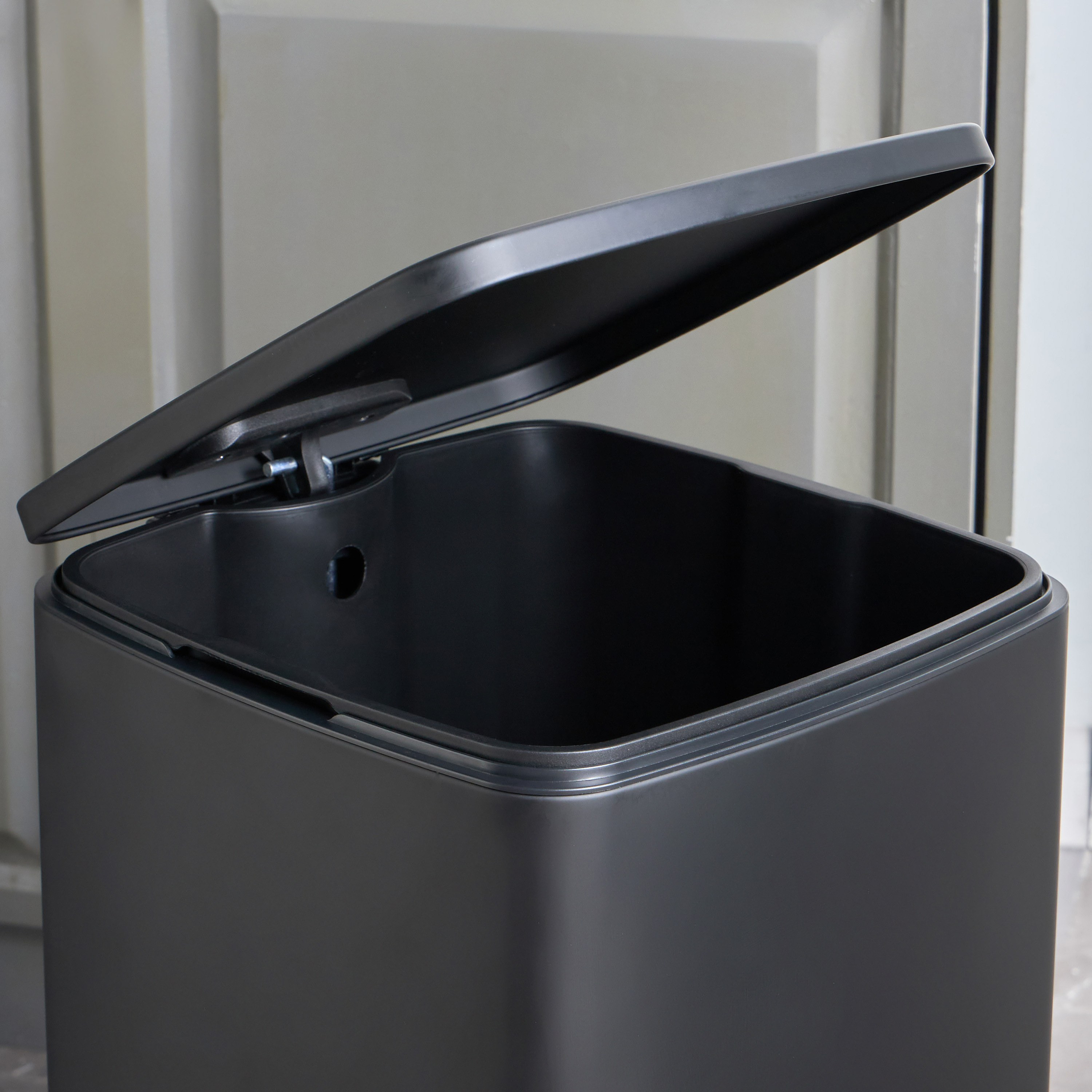 Arlo Pedal Waste Bin - 60 L-household-bathandlaundry-wastebinsandaccessories-image-3