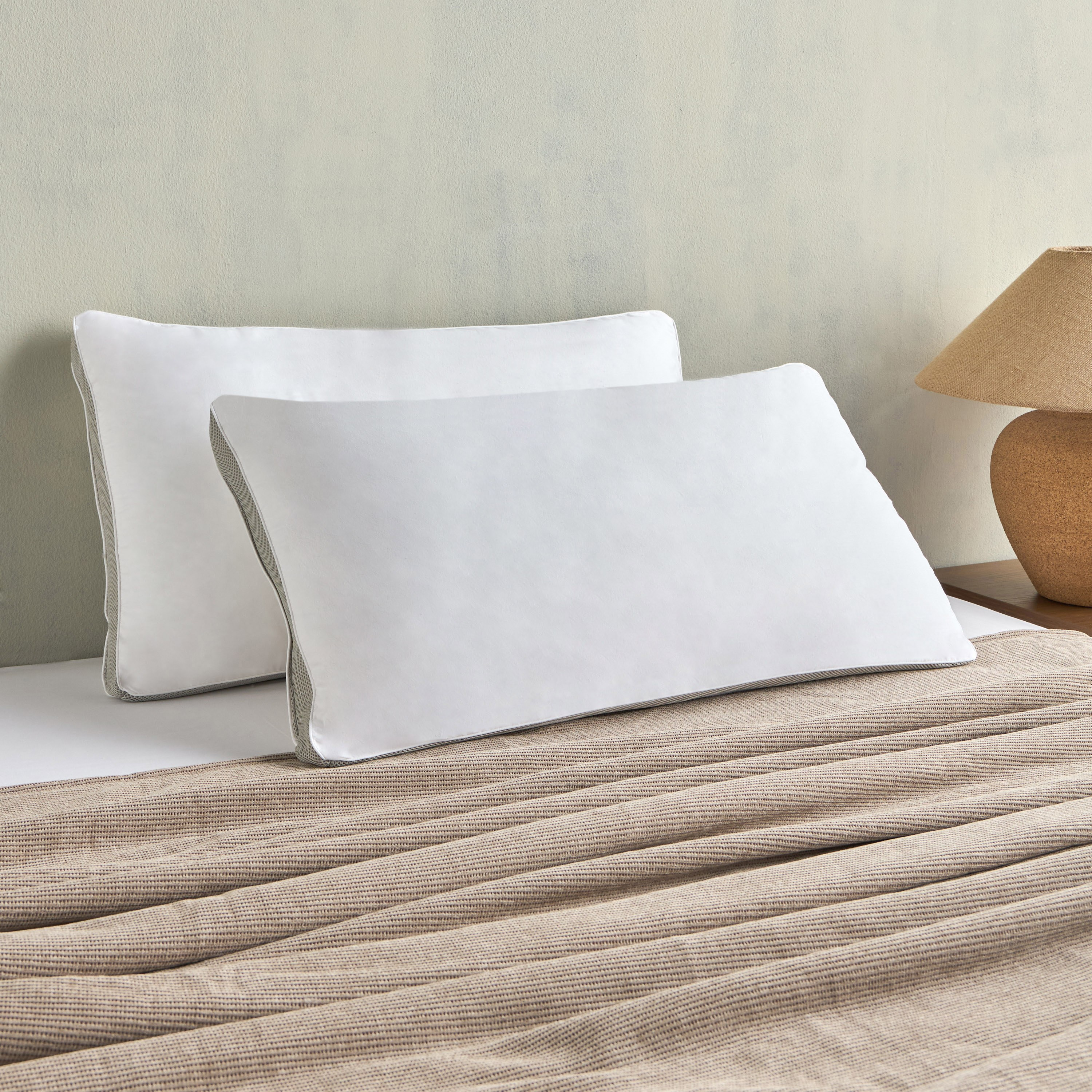 وسادة واحدة كينج بحشوة بديل زغب الريش - أير فينت - 50 × 81 سم-household-bedding-pillows-image-1