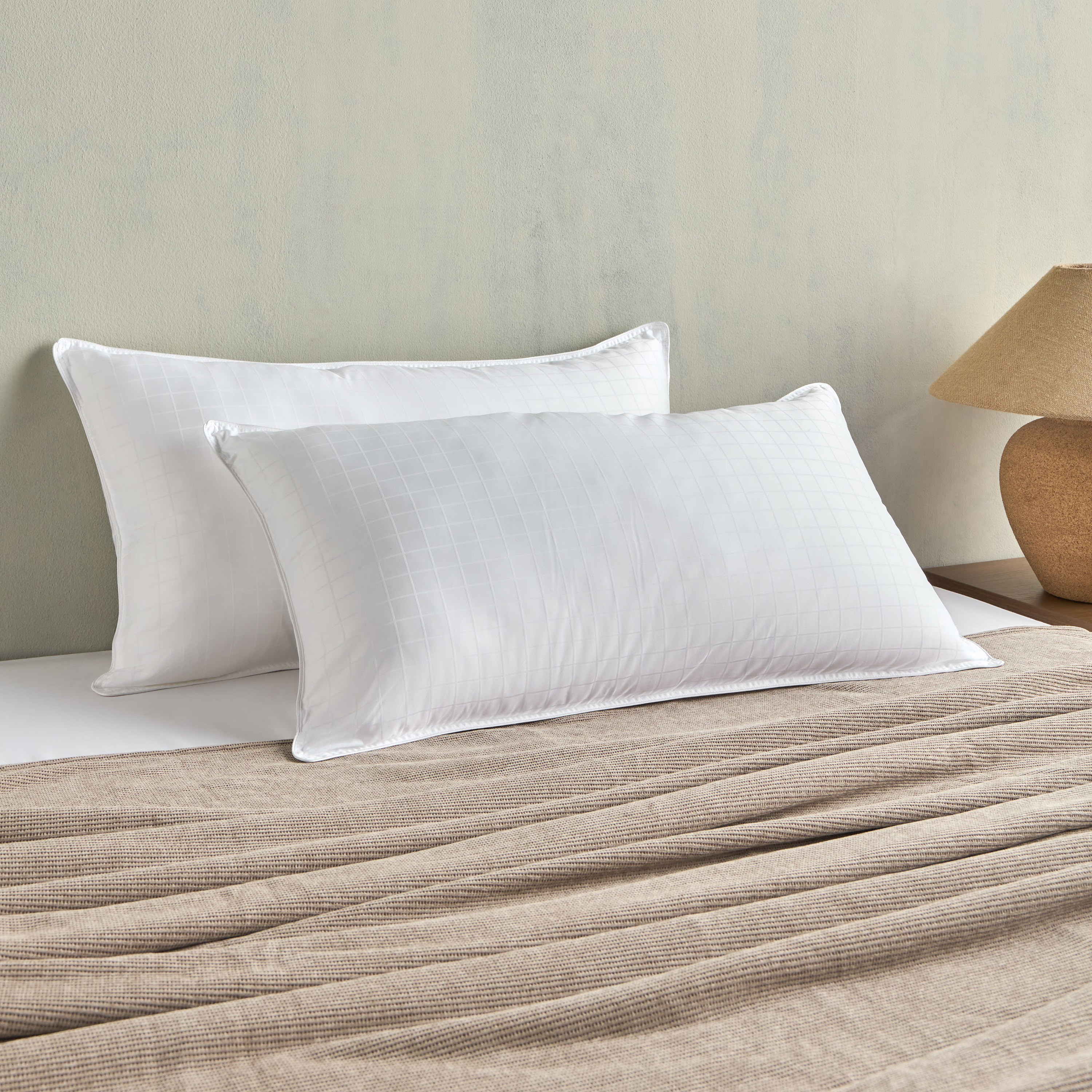 Indulgence Down Alternative 1-Piece King Pillow - 50x90 cm-household-bedding-pillows-image-1