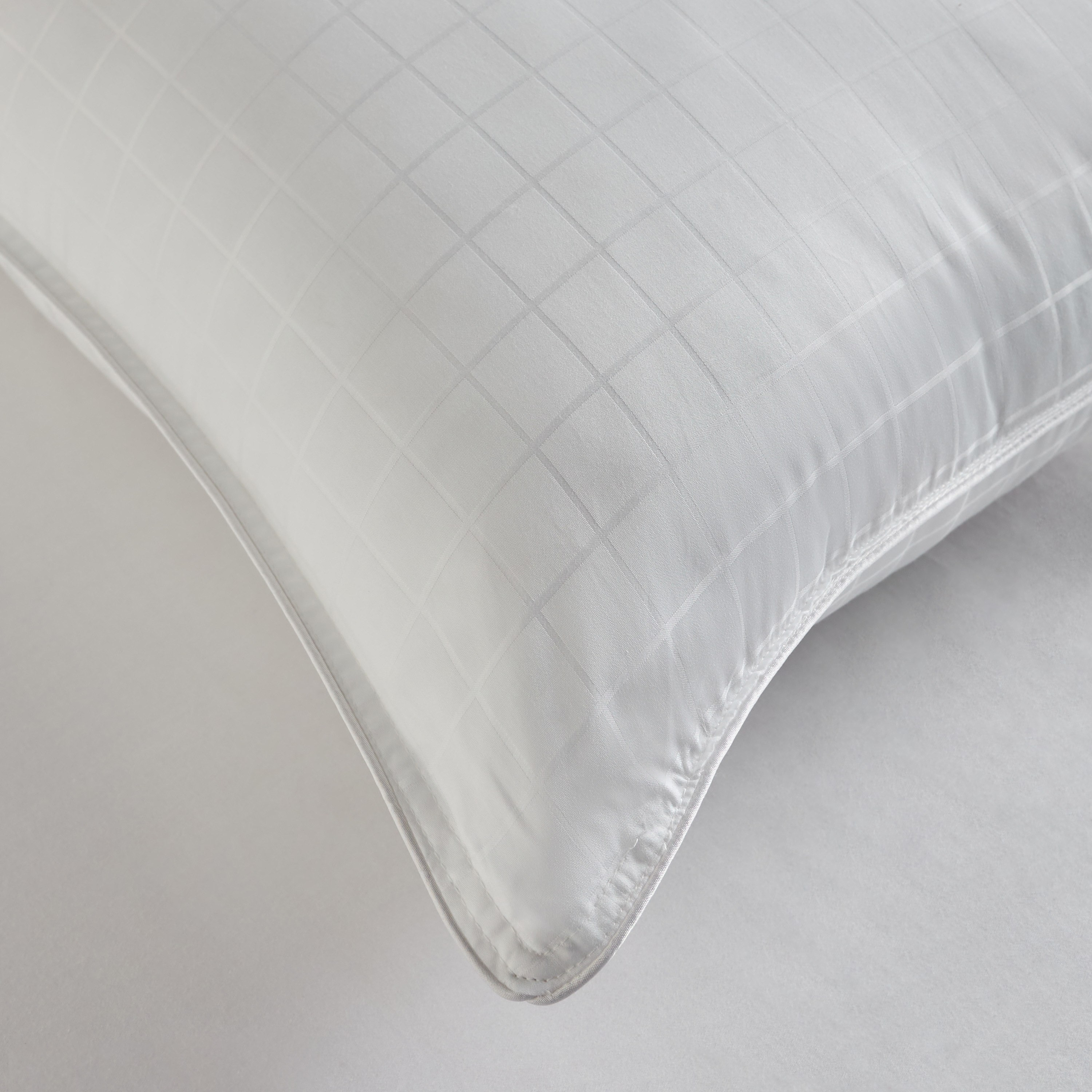 Indulgence Down Alternative 1-Piece King Pillow - 50x90 cm-household-bedding-pillows-image-2