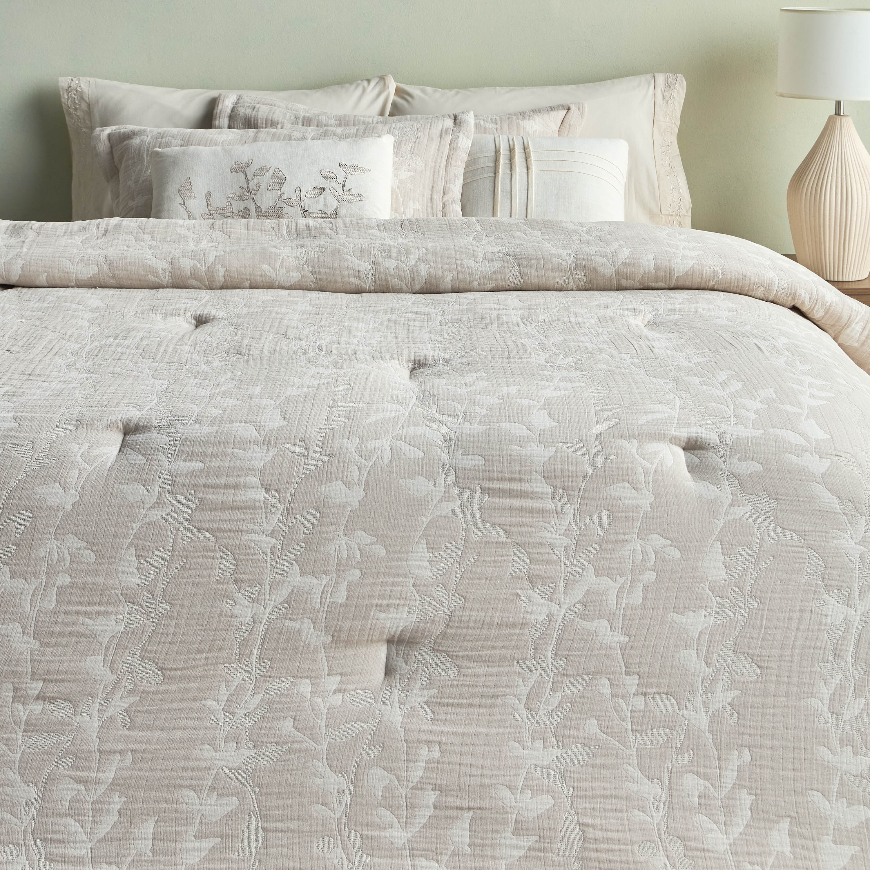 Dauria Jacquard 8-Piece Queen Comforter and Sheet Set - 200x240 cm-household-bedding-comfortersandbedspreads-bedinabag-image-2