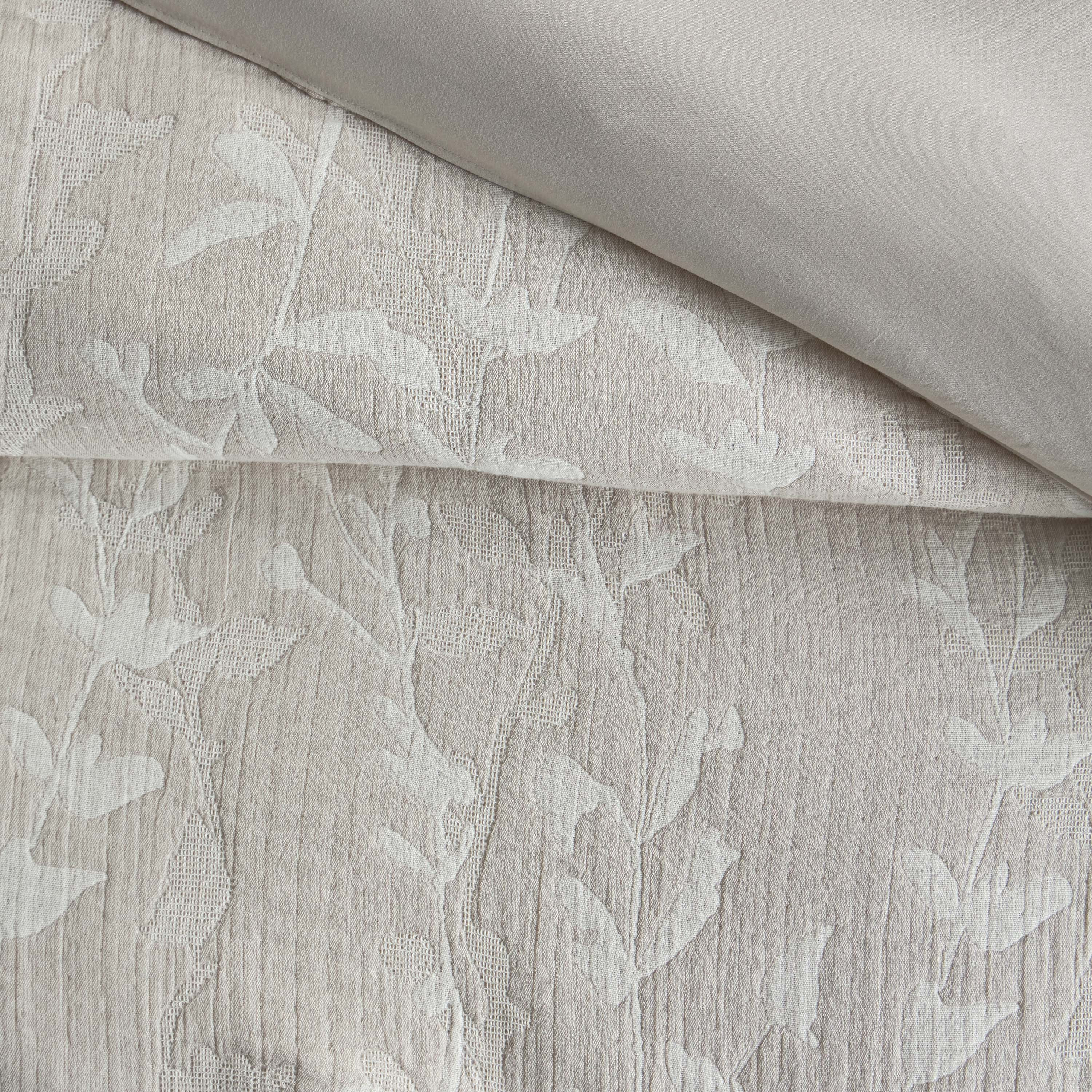 Dauria Jacquard 8-Piece Queen Comforter and Sheet Set - 200x240 cm-household-bedding-comfortersandbedspreads-bedinabag-image-4