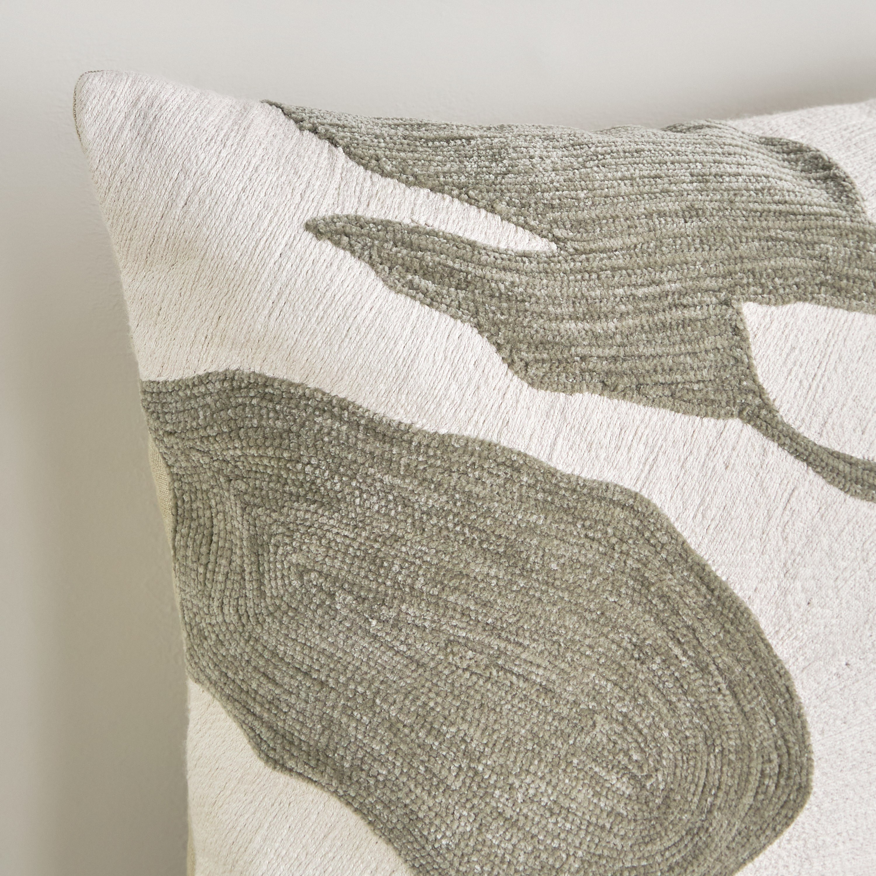 وسادة محشوة مطرزة أزور - فيرتو - 50x50 سم-household-cushionsandthrows-filledcushions-decorativecushions-image-2