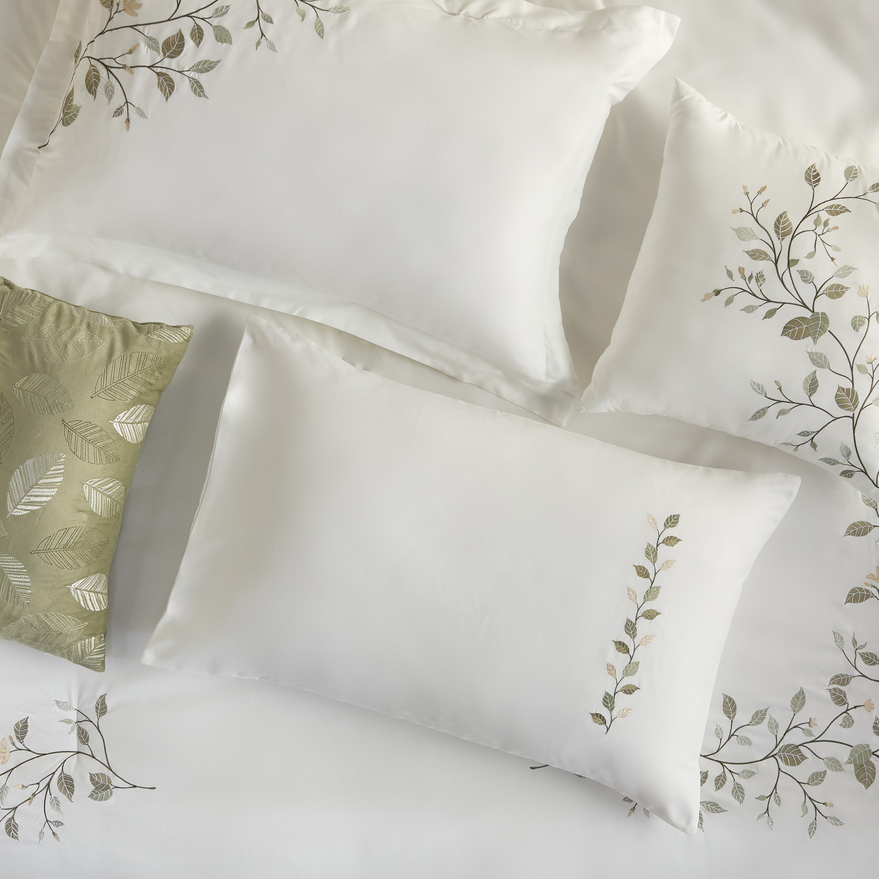 طقم لحاف مطرز سوبر كينج من 8 قطع -  ألما ناتشورا - 240x260 سم-household-bedding-comfortersandbedspreads-bedinabag-image-3
