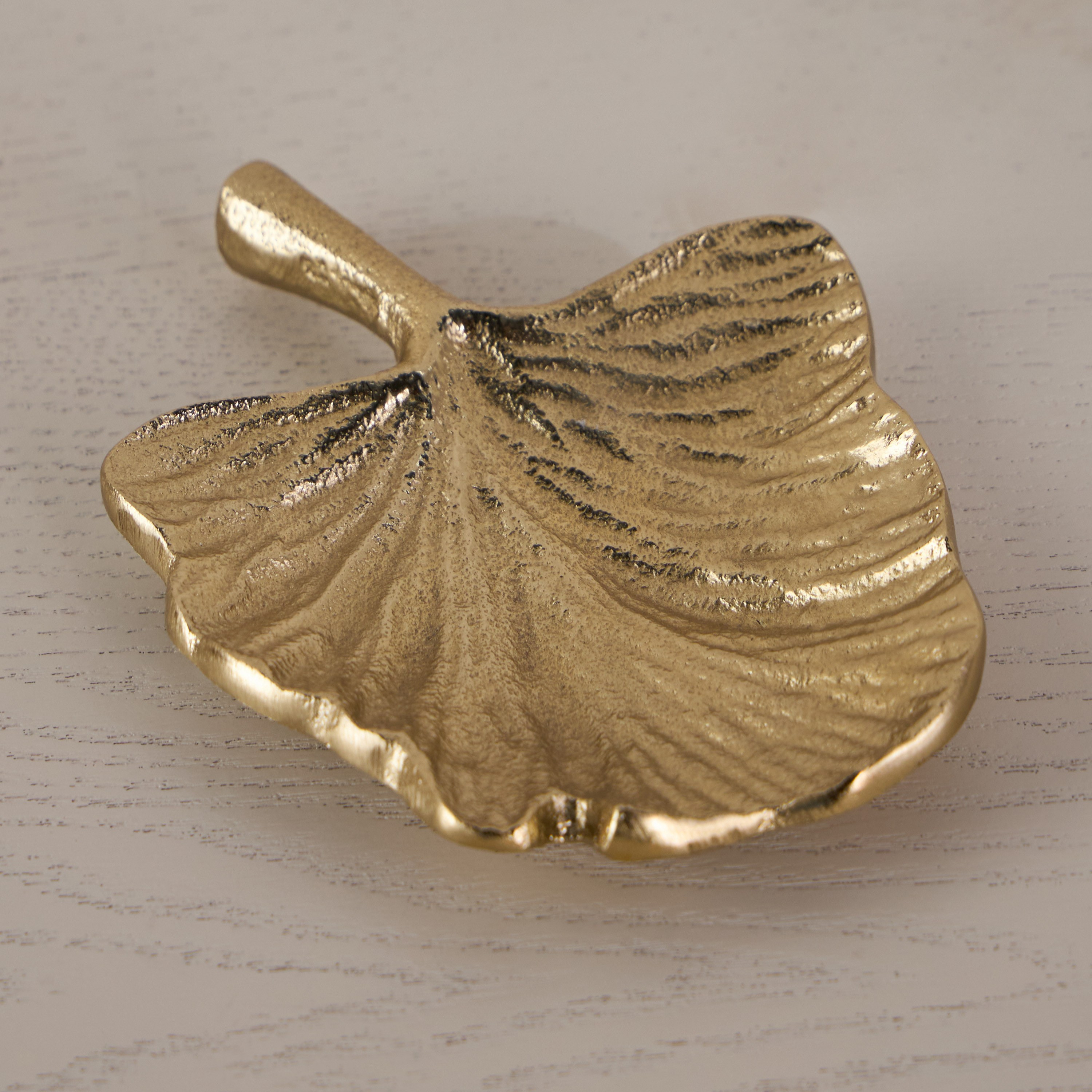 Luxe Fatima Willow Metal Decorative Platter - 13 cm-household-decor-boxesandtrays-image-1