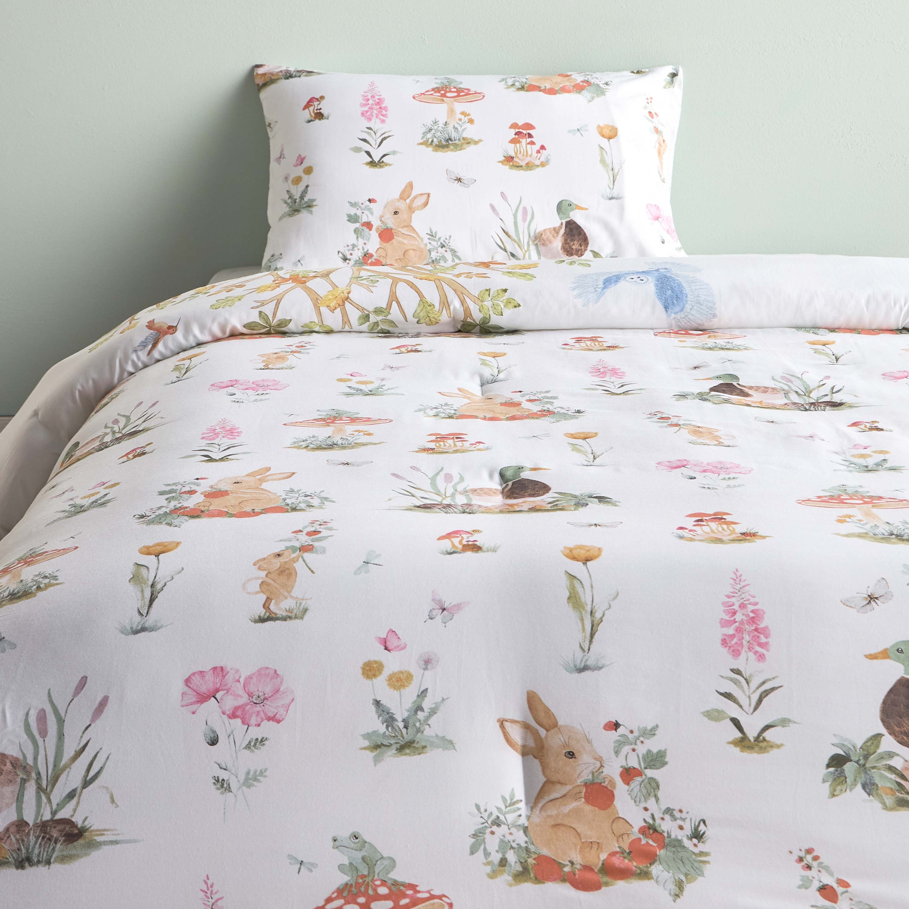 طقم لحاف كامل قطعتين قطن بطبعات عدد خيوط 220 - ونديرلاند - 160x220 سم-babyandkids-beddingandwindows-bedding-comforters-image-2