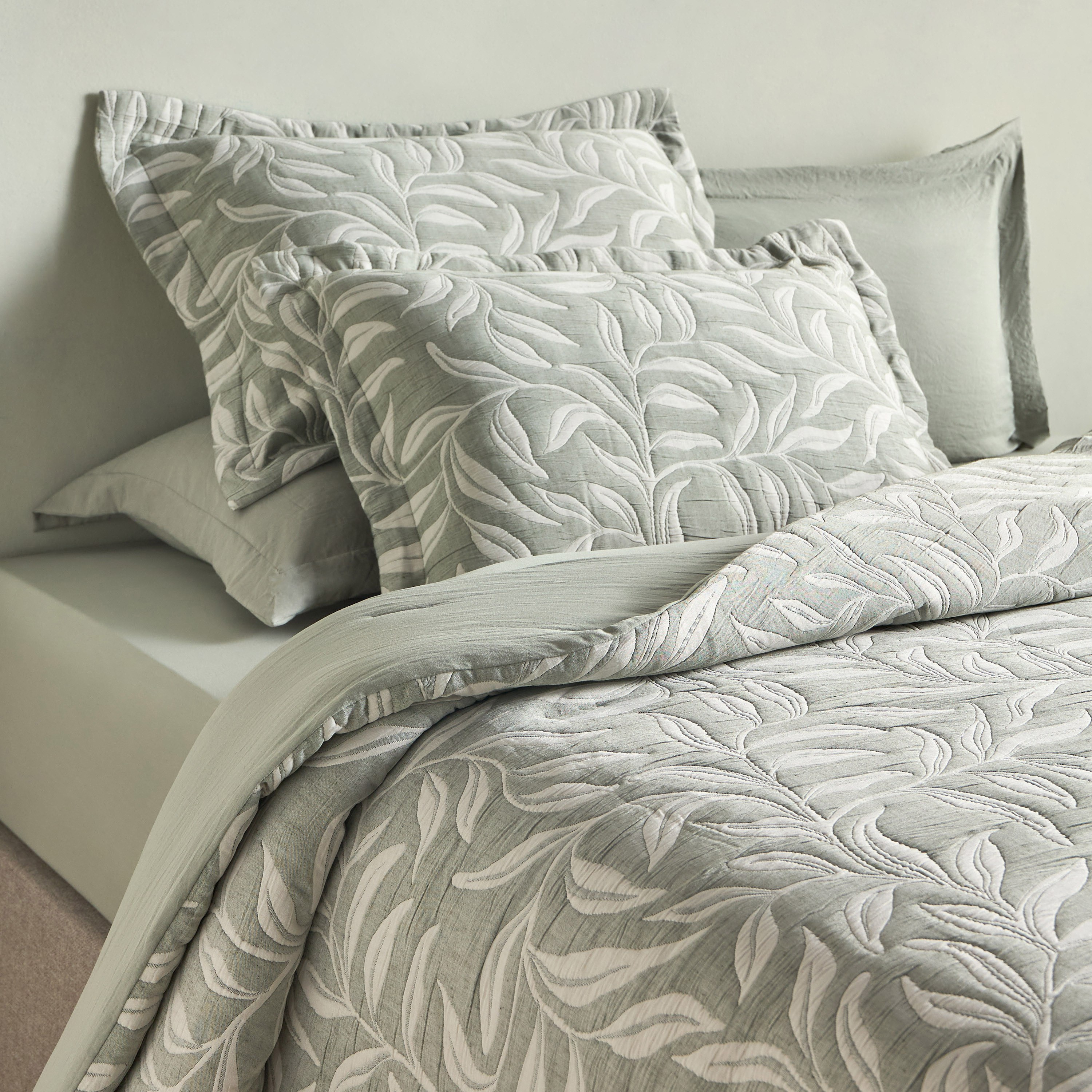 Reneya Botanical Jacquard 6-Piece Super King Comforter and Sheet Set - 240x260 cm-household-bedding-comfortersandbedspreads-bedinabag-image-1