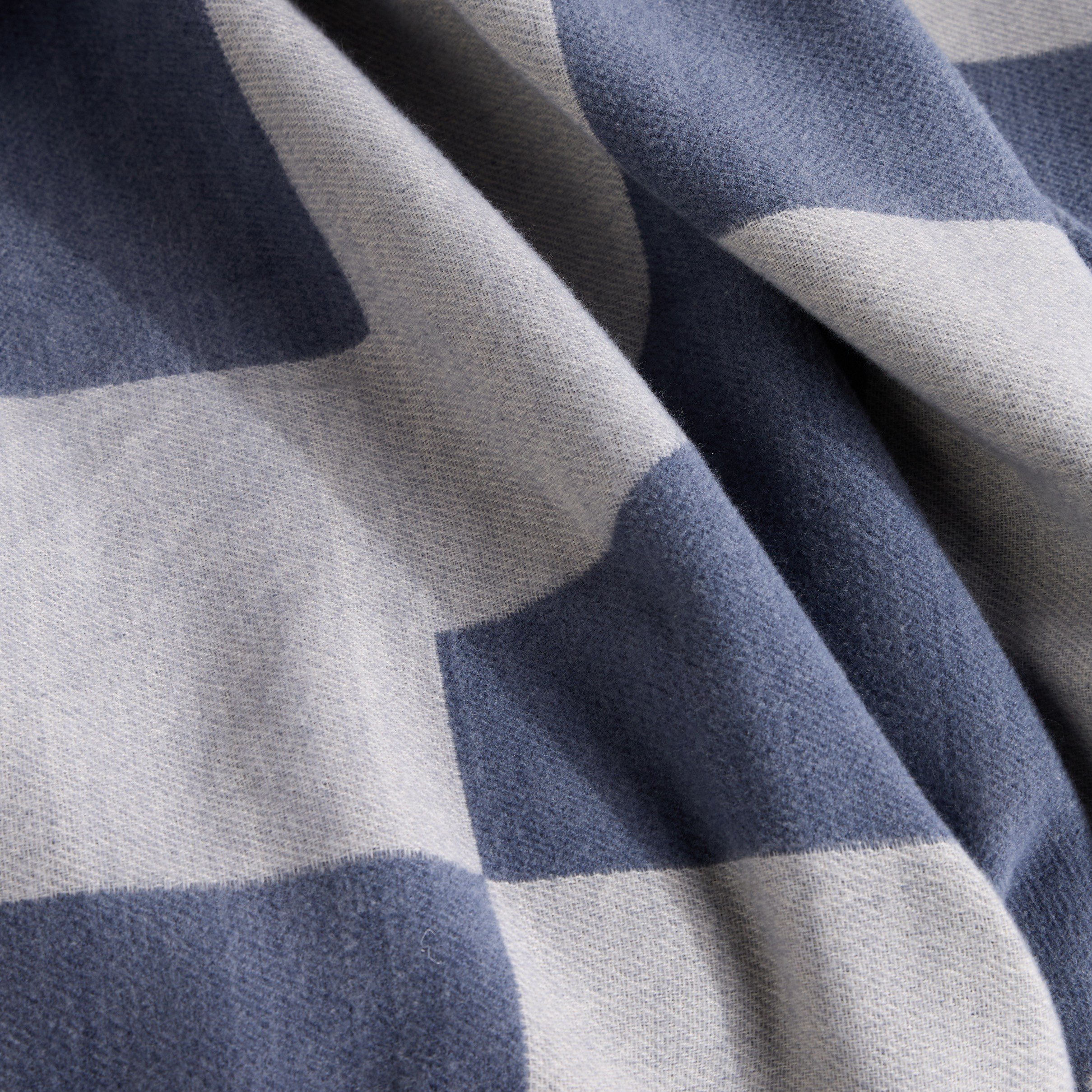 بطانية - ألبرت - 130×170 سم-household-bedding-blankets-image-2