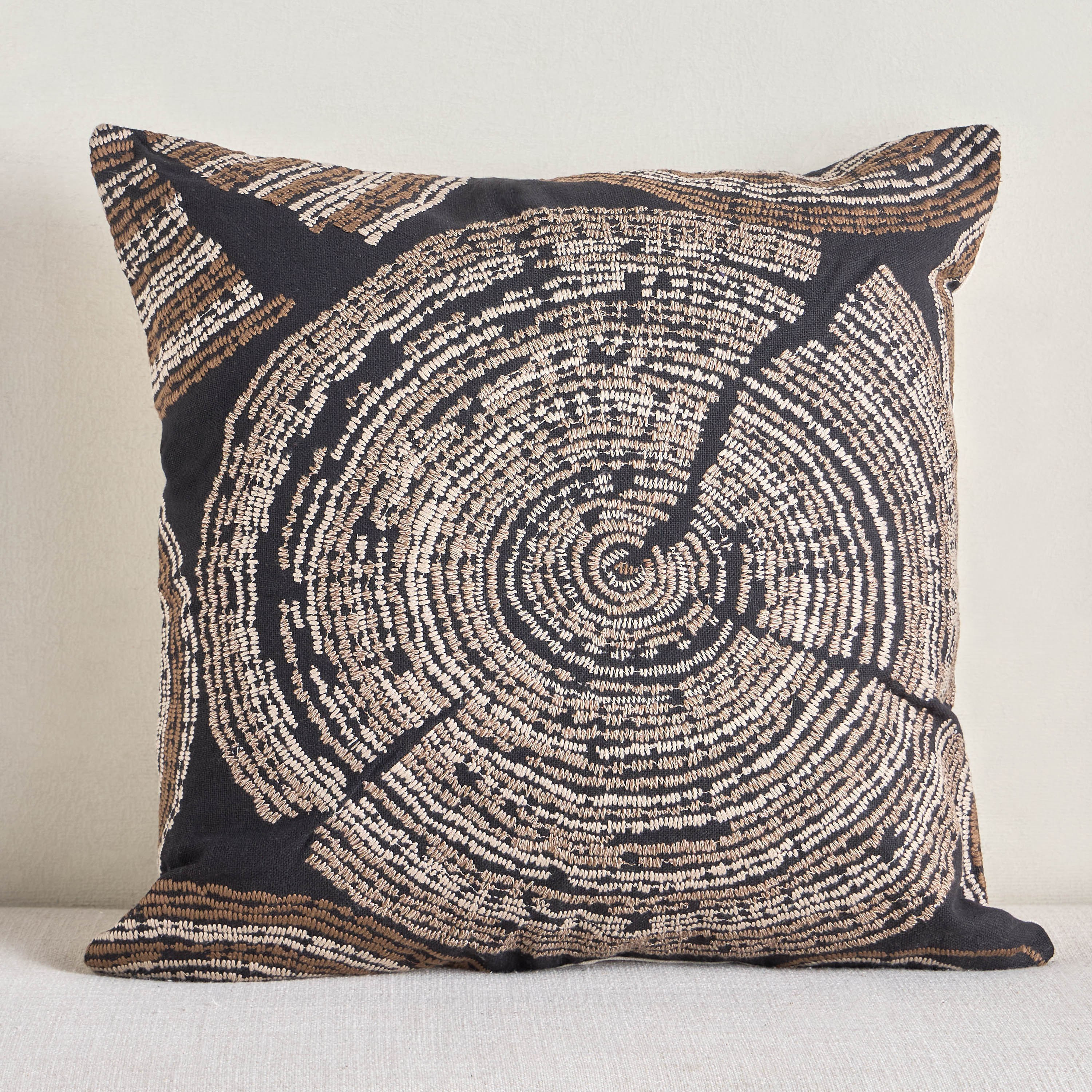 وسادة محشوة مطرّزة نور - دايناميك - 50×50 سم-household-cushionsandthrows-filledcushions-decorativecushions-image-1
