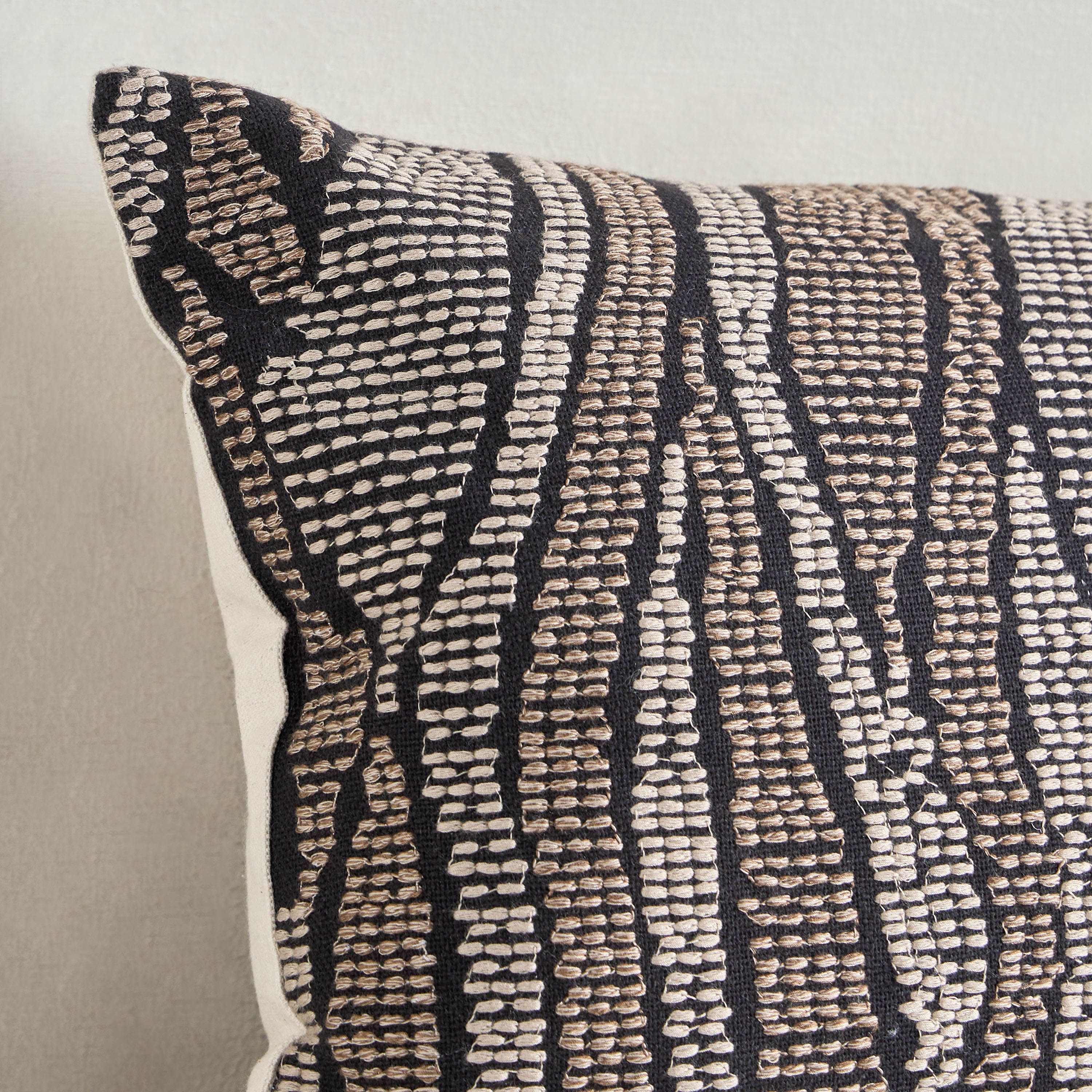 وسادة محشوة مطرزة - نور من ديناميك دايمنشنز - 30x50 سم-household-cushionsandthrows-filledcushions-decorativecushions-image-2