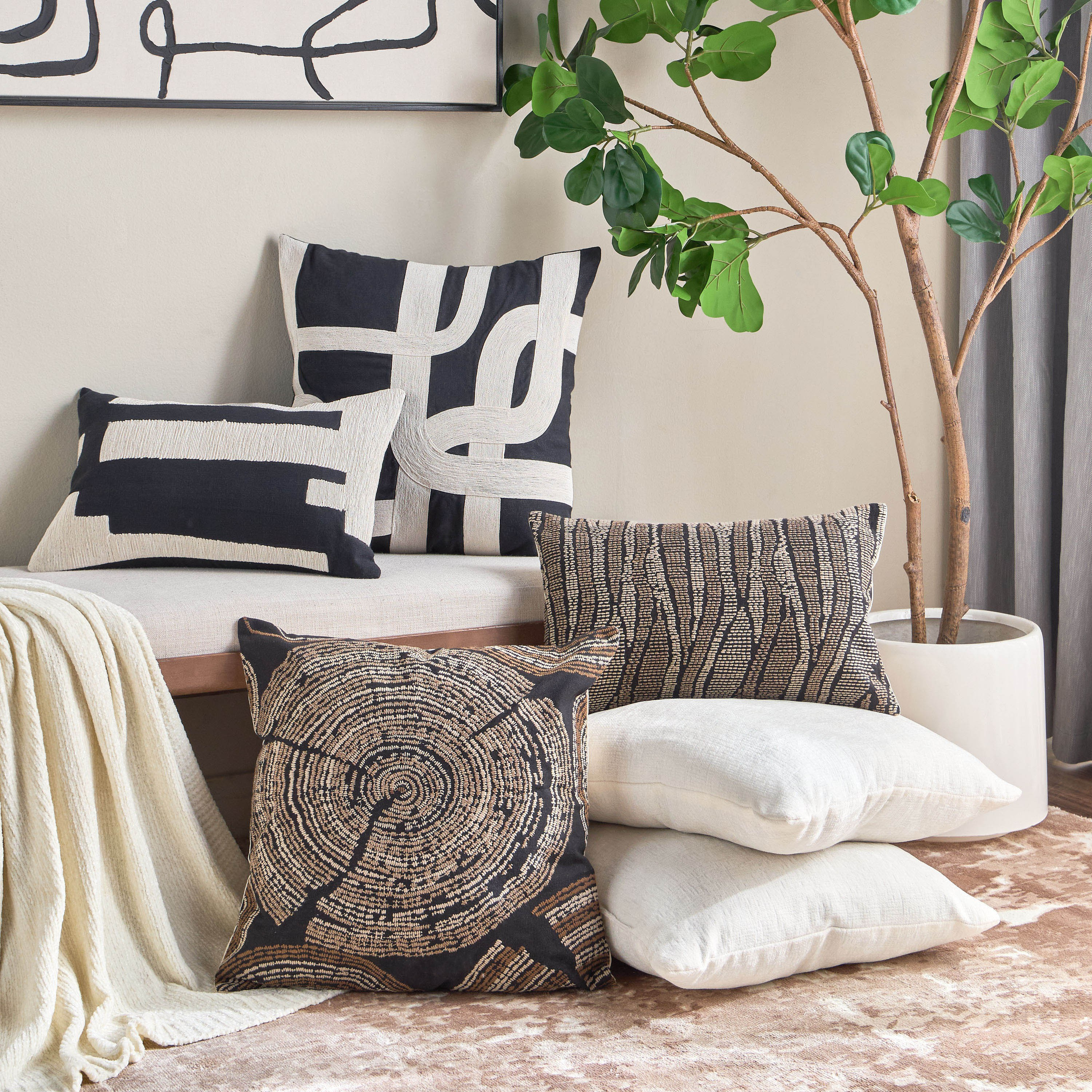 وسادة محشوة مطرزة - نور من ديناميك دايمنشنز - 30x50 سم-household-cushionsandthrows-filledcushions-decorativecushions-image-4