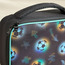 شنطة غداء بطبعات كرة قدم-kids-schoolessentials-lunchbags-image-3