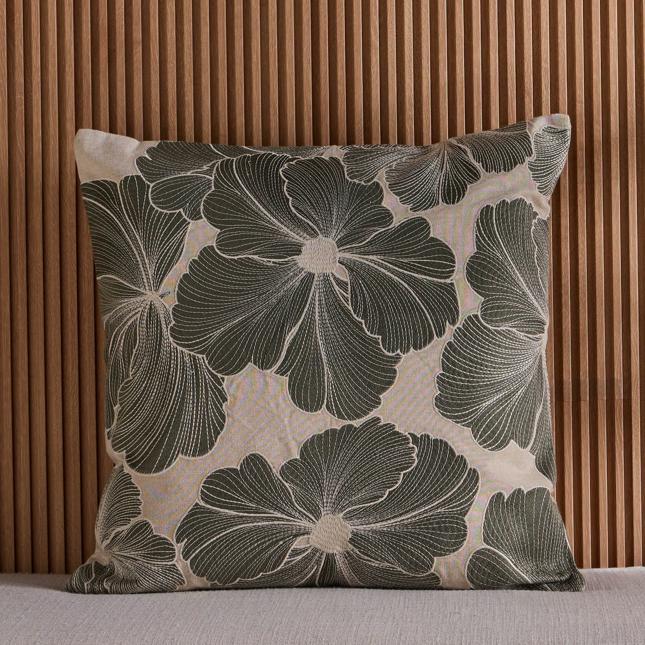 Natura Palmaria Leaf Cushion Cover - 50x50 cm-household-cushionsandthrows-cushioncovers-image-1