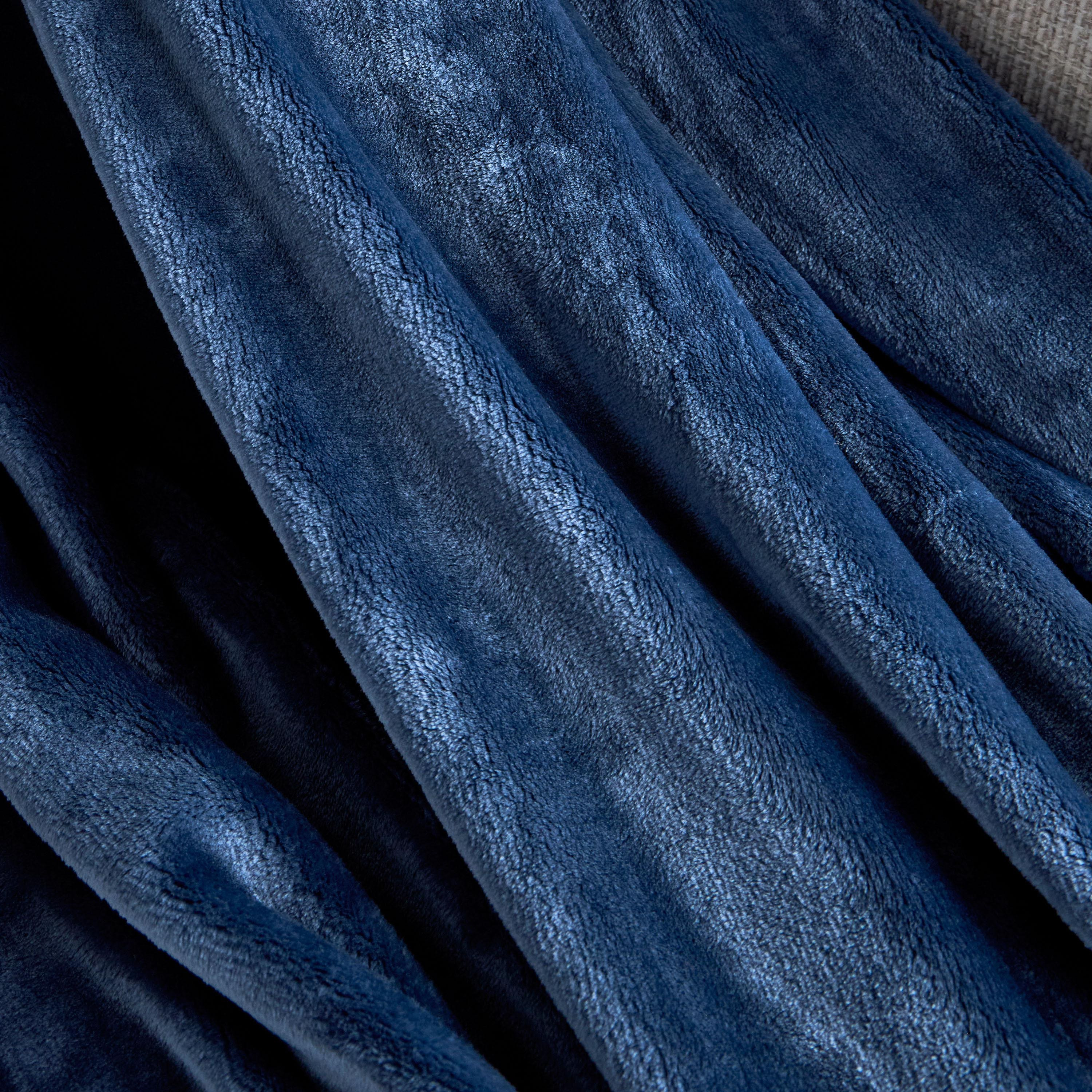 Luxury Single Blanket - 150x200 cm-household-bedding-blankets-image-3