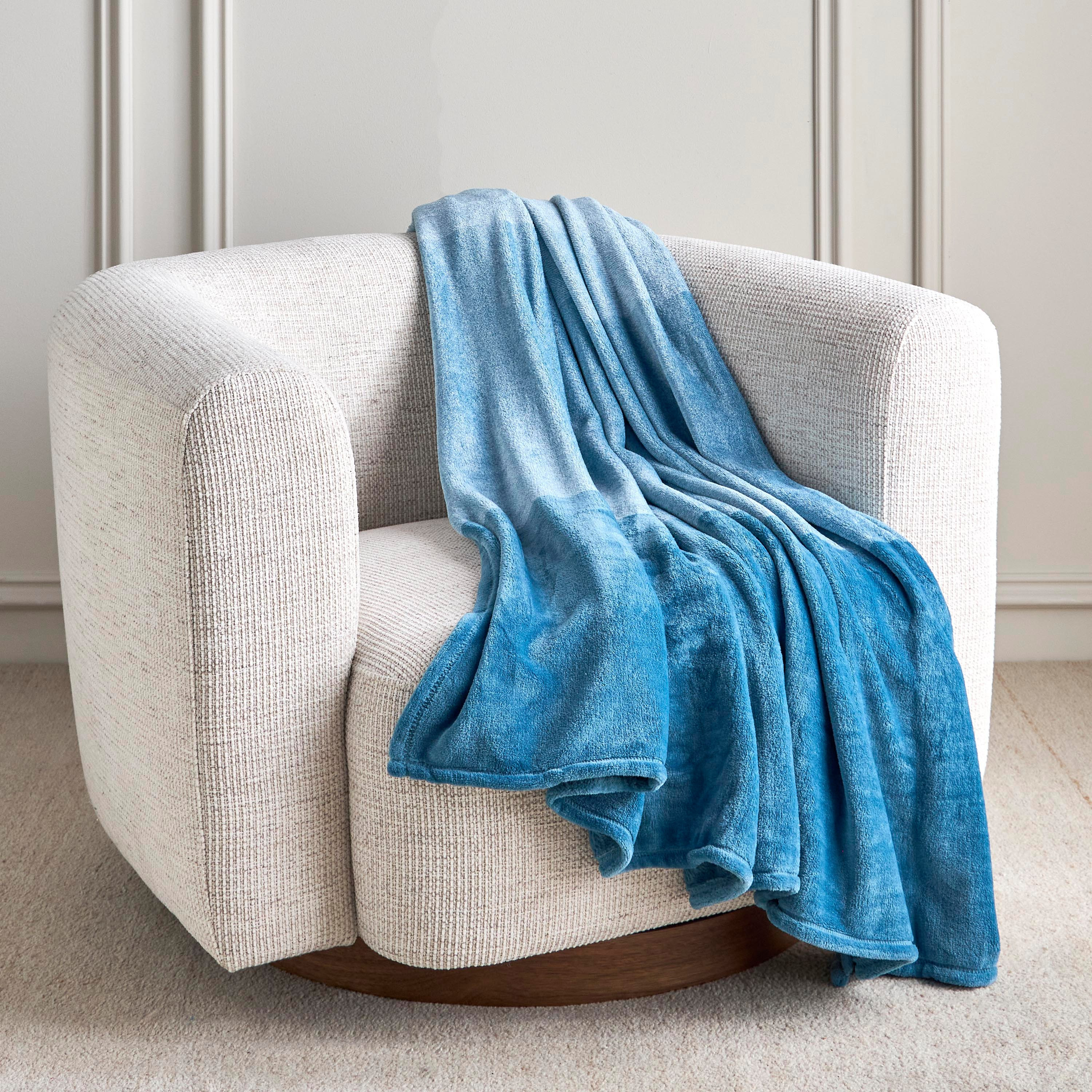 بطانية خفيفة - راديانت - 200×240 سم-household-bedding-blankets-image-1