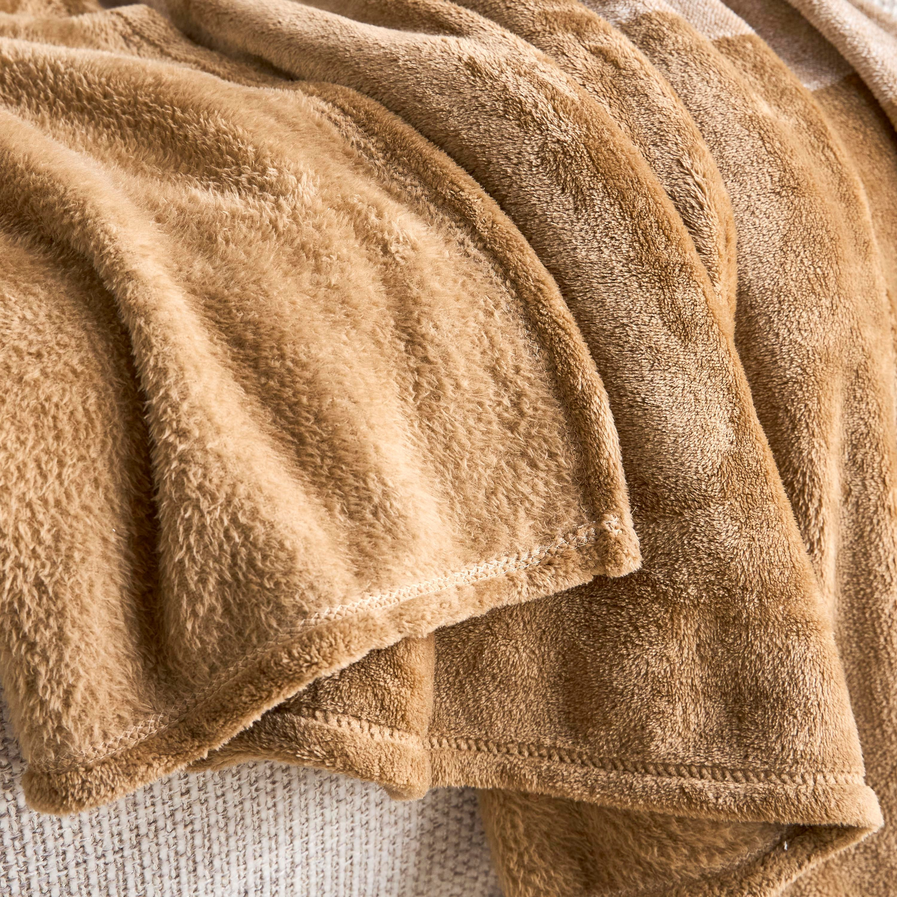Radiant Throw - 200x240 cm-household-bedding-blankets-image-2