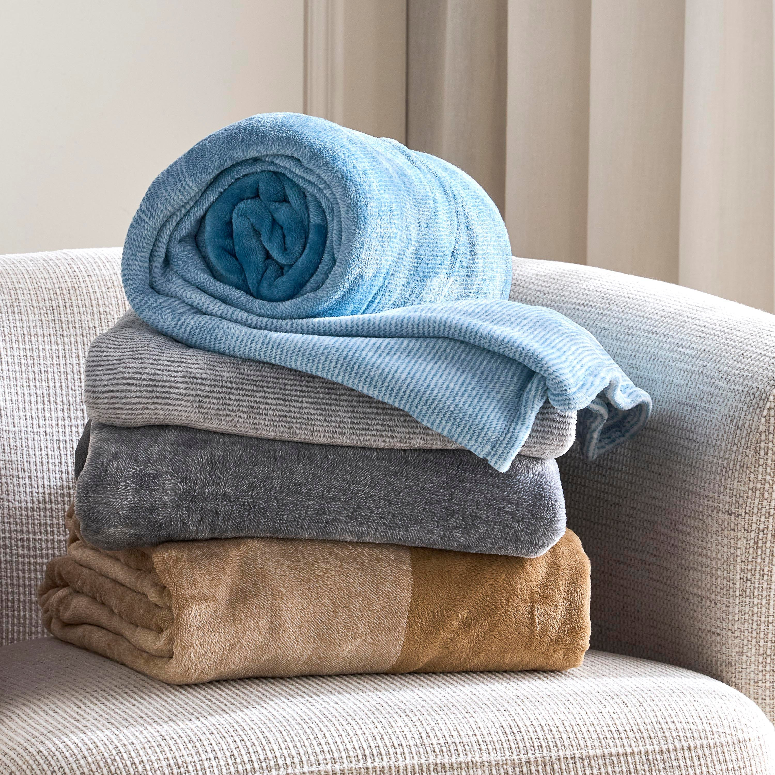 Radiant Throw - 200x240 cm-household-bedding-blankets-image-4