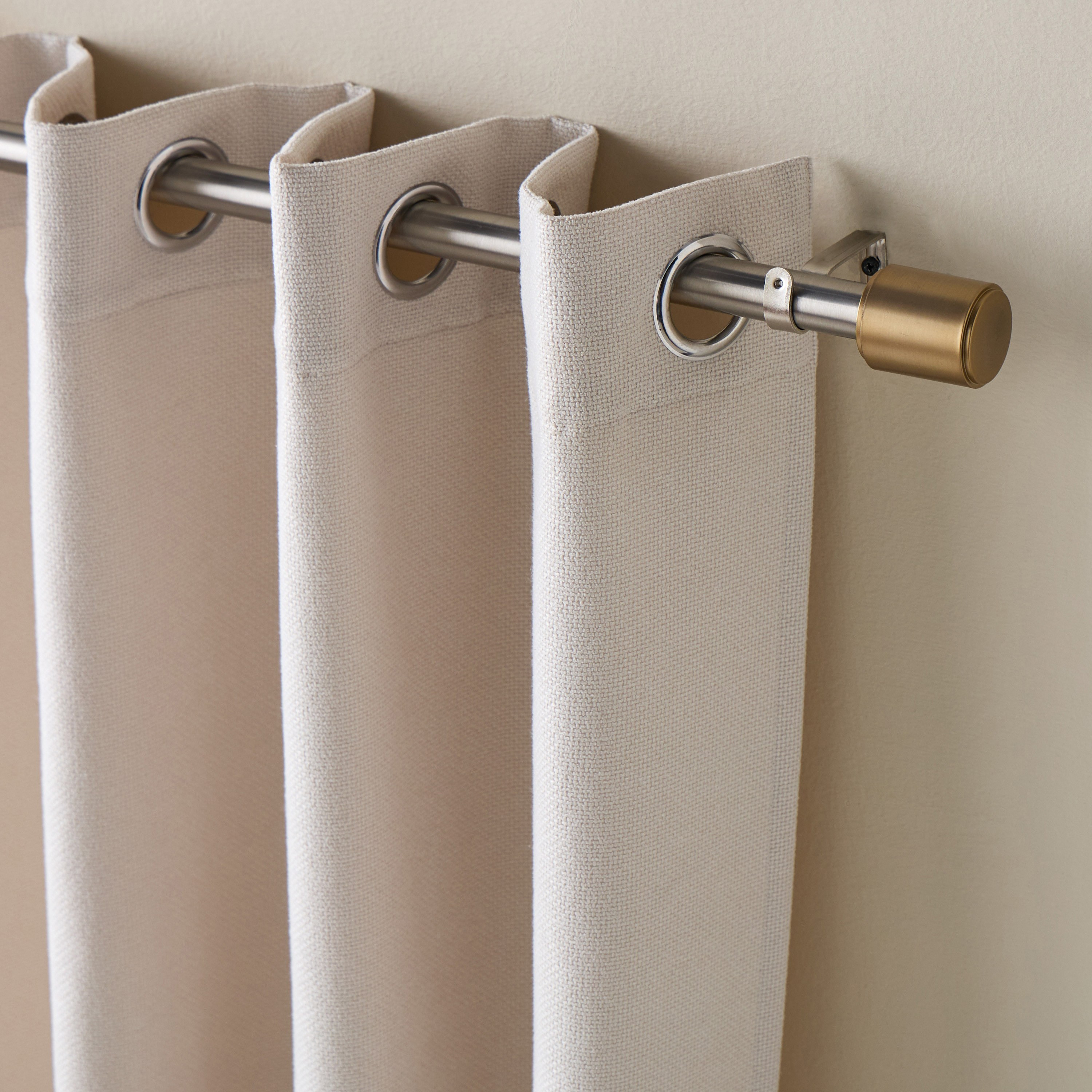 عمود ستارة فردي قابل للتمديد - مودا لوكس - 107-305 سم-household-windows-curtainrodsandaccessories-curtainrods-image-1