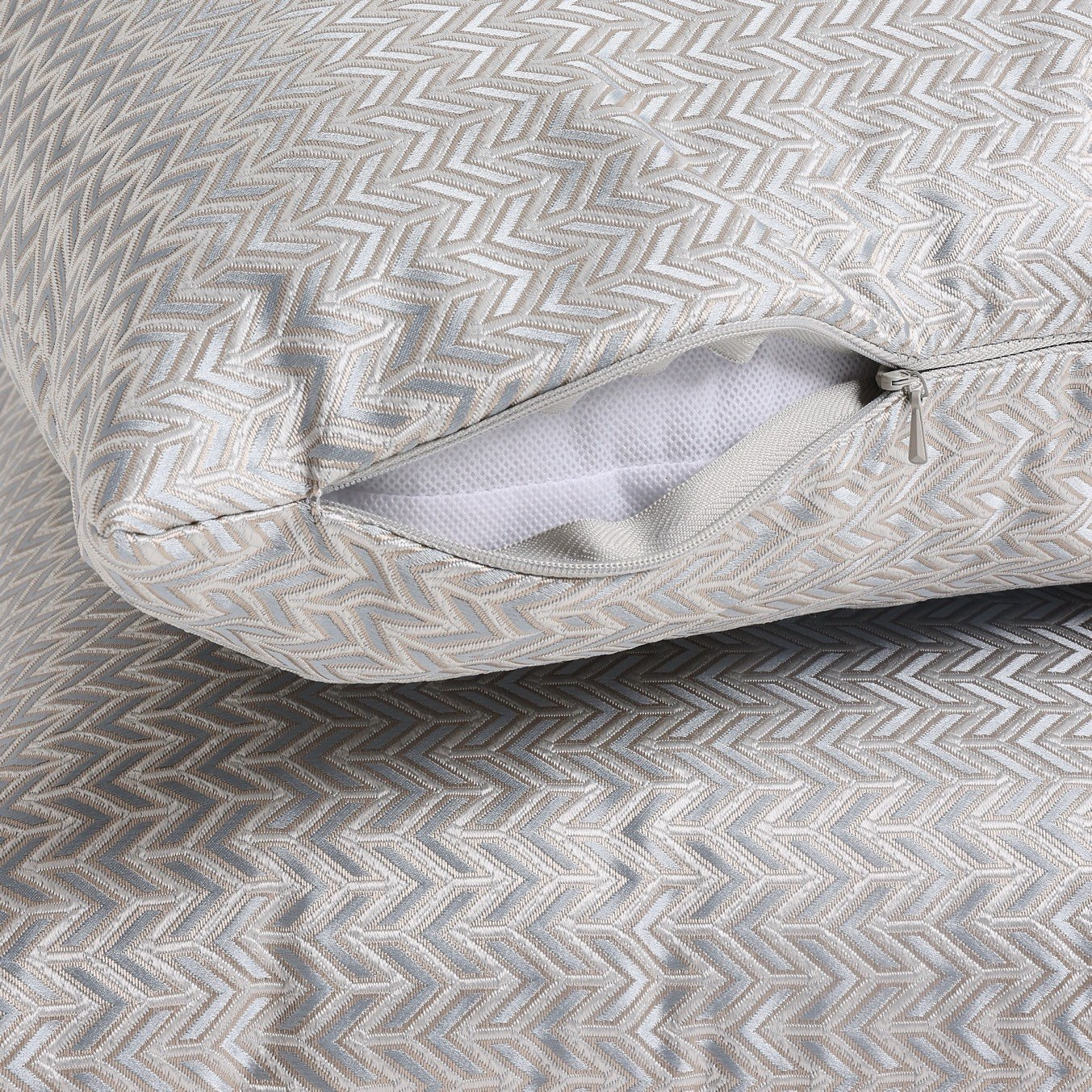 طقم وسائد محشوة مطرزة قطعتين - ماهير - 48x48 سم-household-cushionsandthrows-filledcushions-decorativecushions-image-3