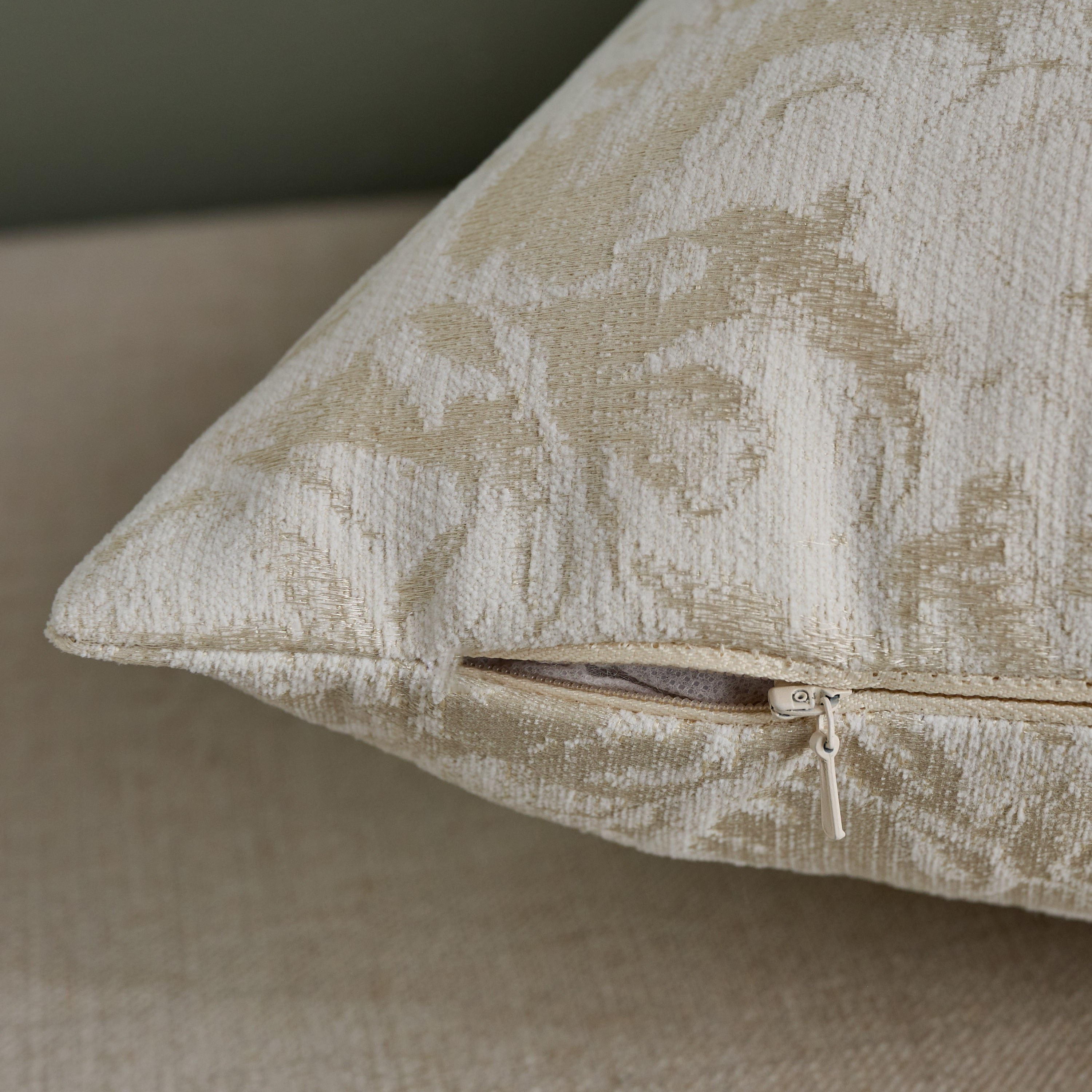 طقم وسائد محشوة مطرّزة قطعتين - بياتريس - 48×48 سم-household-cushionsandthrows-filledcushions-decorativecushions-image-3