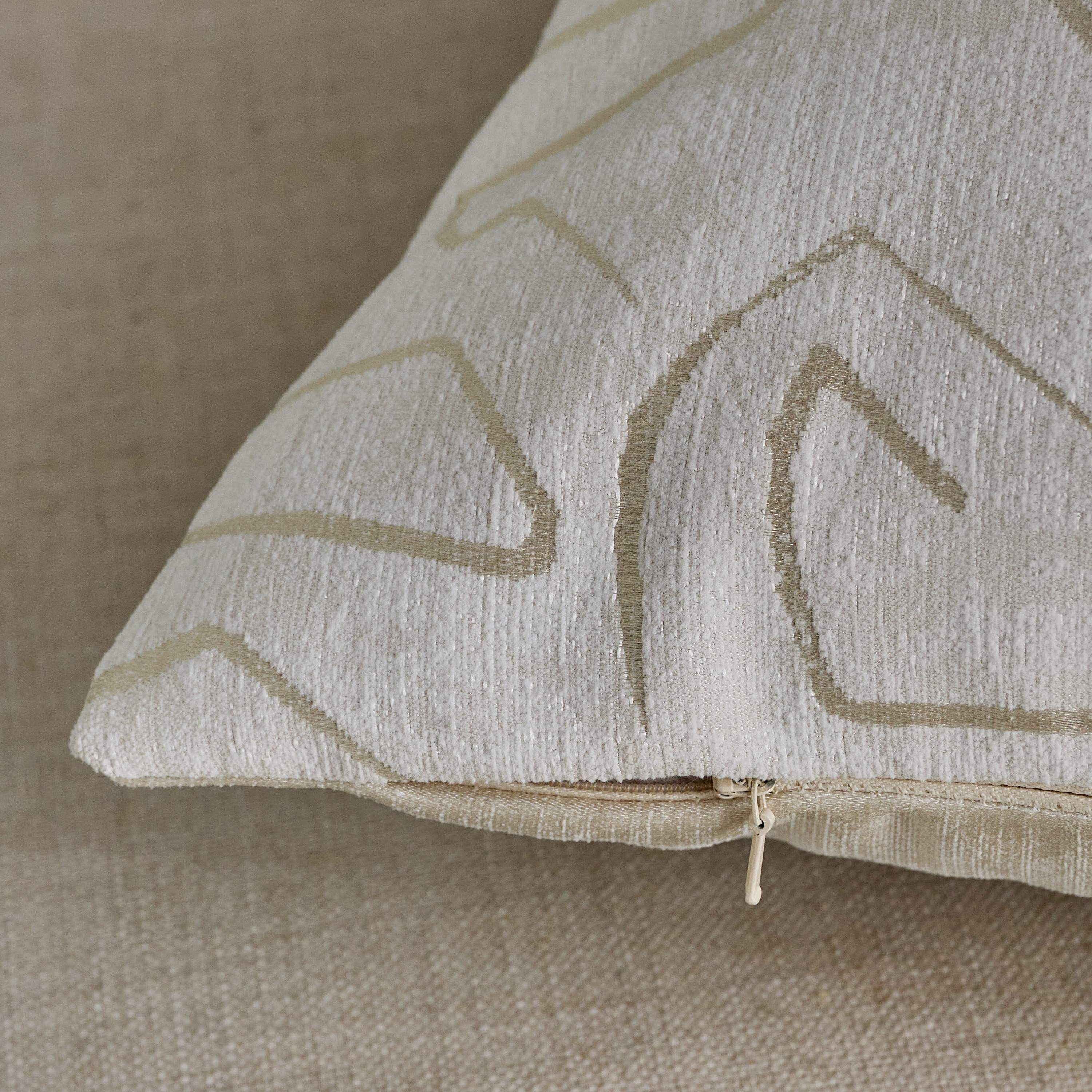 طقم 2 وسادة محشوة مطرزة - لوسينا - 48x48 سم-household-cushionsandthrows-filledcushions-decorativecushions-image-3