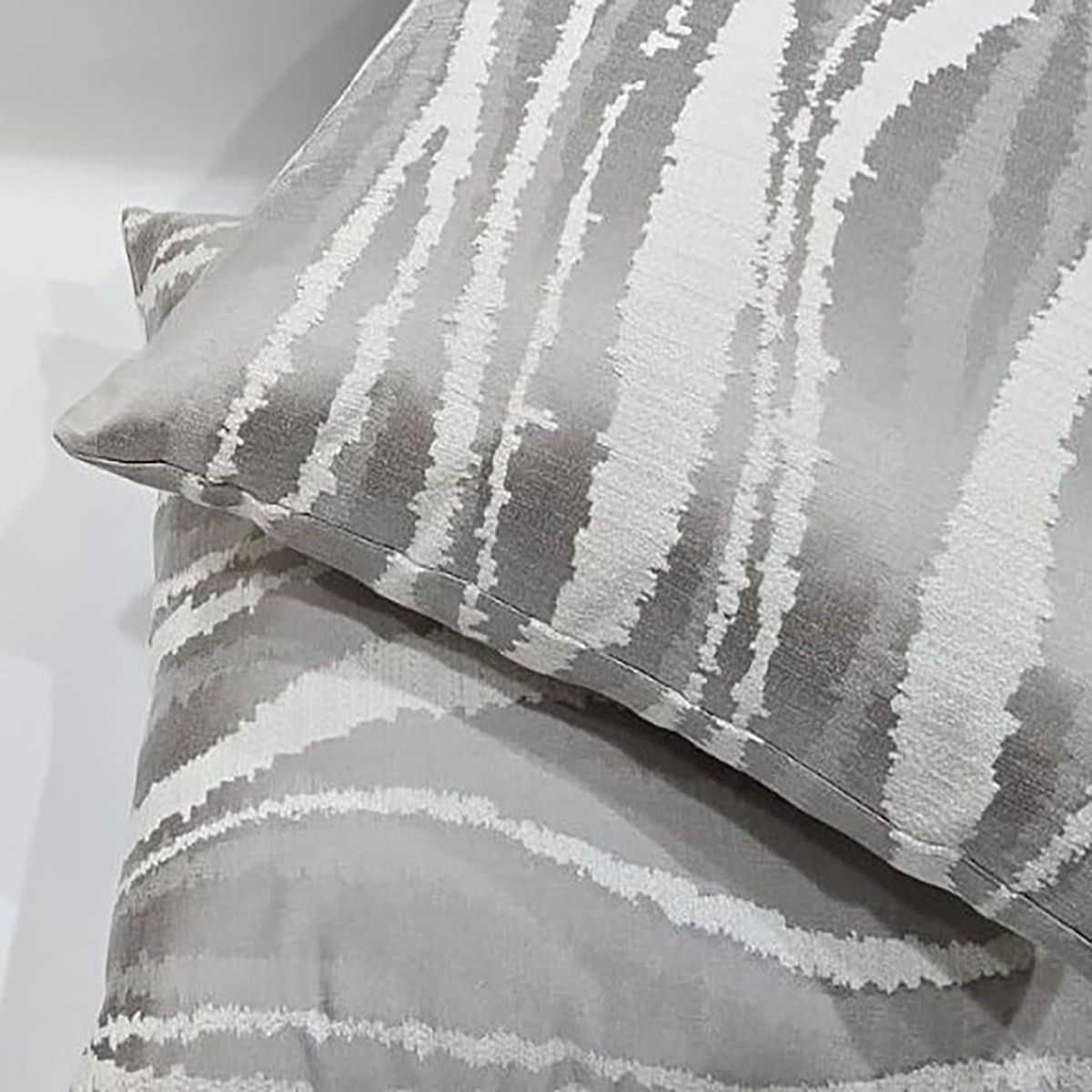 Osuna 2-Piece Embroidered Filled Cushion Set - 48x48 cm-household-cushionsandthrows-filledcushions-decorativecushions-image-2
