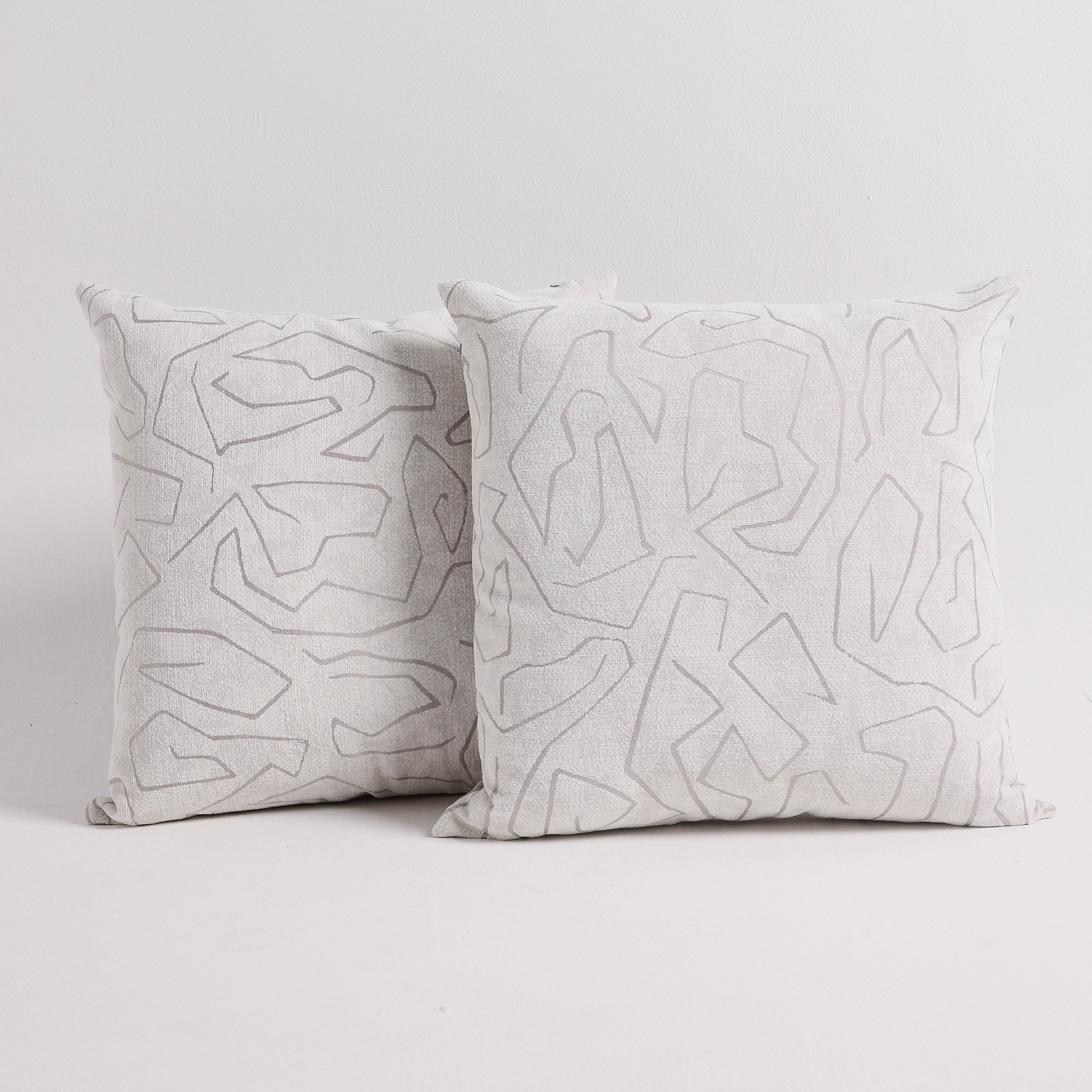 طقم وسائد محشوة مطرزة من قطعتين - لوسينا - 48x48 سم-household-cushionsandthrows-filledcushions-decorativecushions-image-1