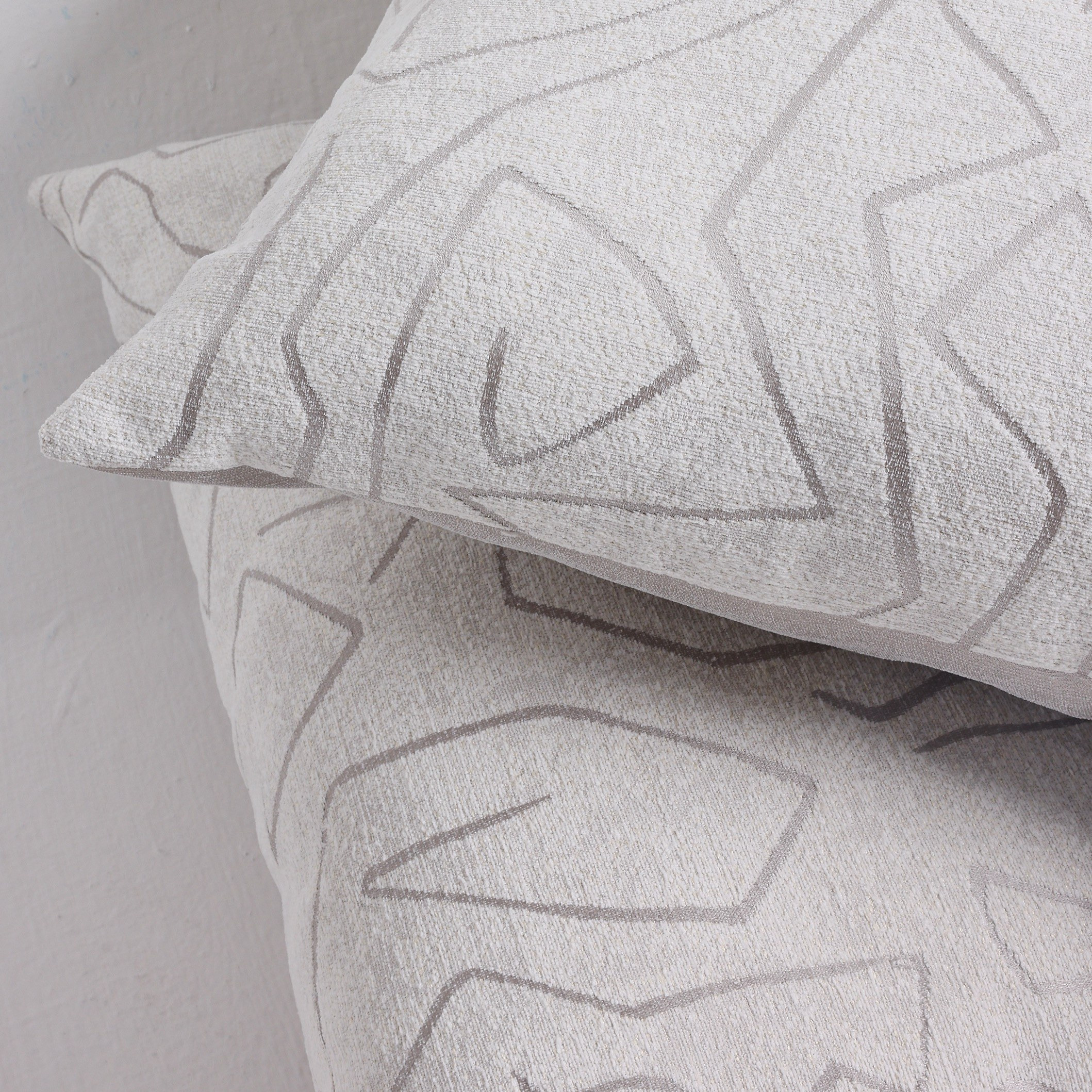 طقم وسائد محشوة مطرزة من قطعتين - لوسينا - 48x48 سم-household-cushionsandthrows-filledcushions-decorativecushions-image-2