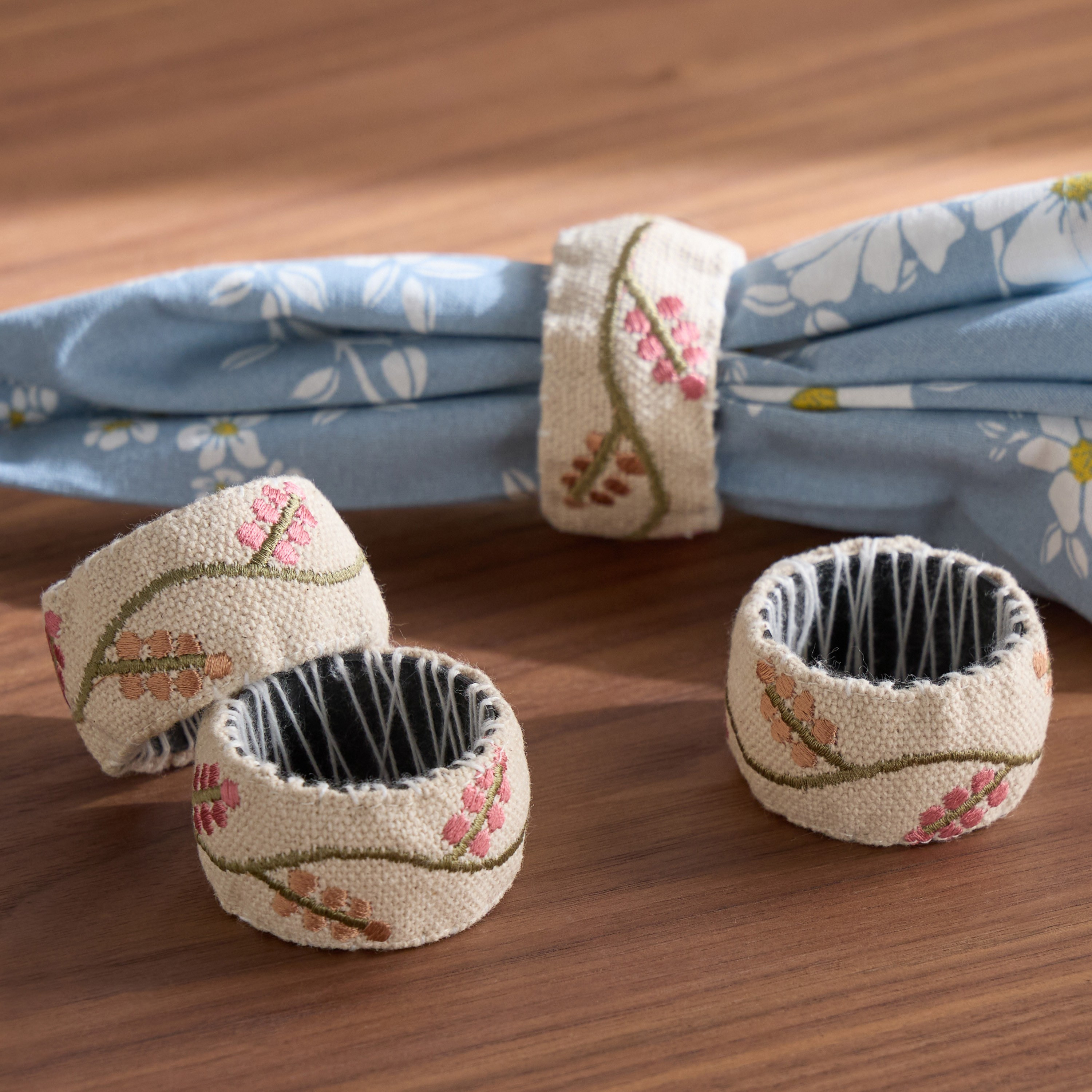 Gloria 4-Piece Napkin Ring Set - 5 cm-household-dining-tablelinen-napkinsandaccessories-image-2