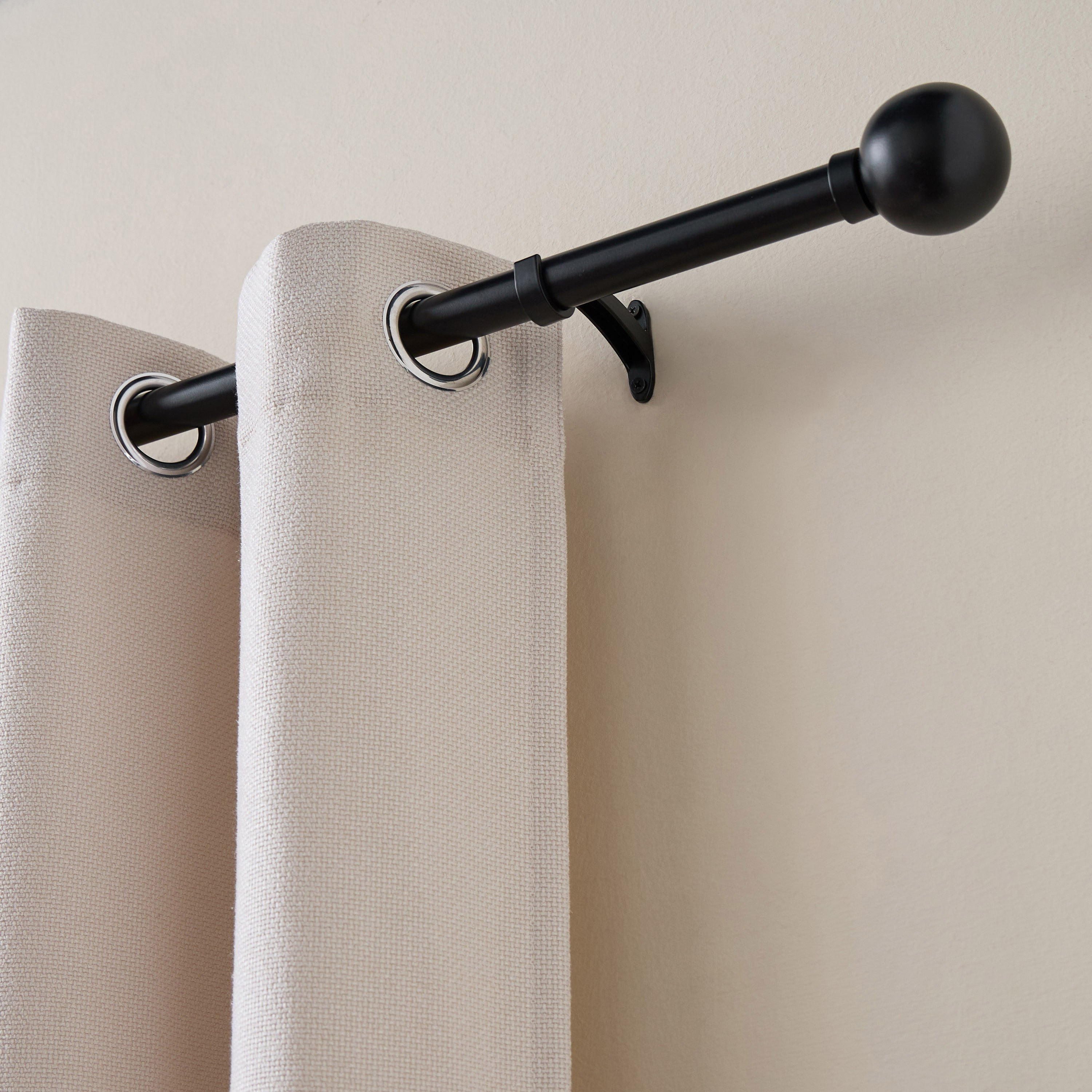 عمود ستارة فردي قابل للتمديد - أونكس - 76-210 سم-household-windows-curtainrodsandaccessories-curtainrods-image-2
