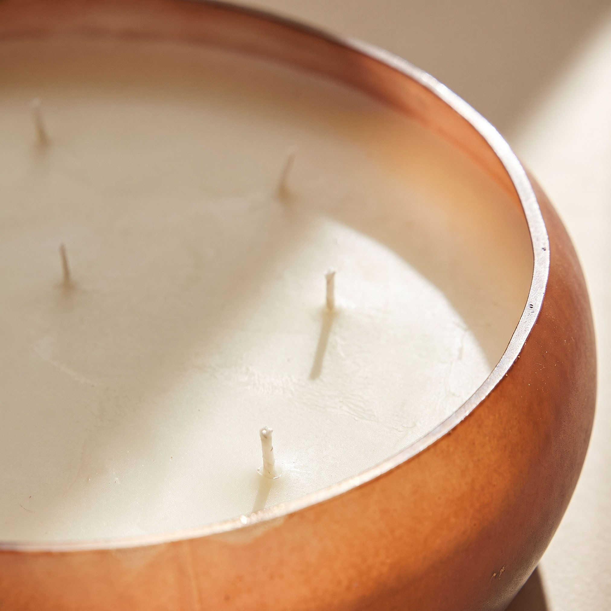 Benarzo Luxe Oud Amber Jar Candle-household-homefragrance-candles-image-3