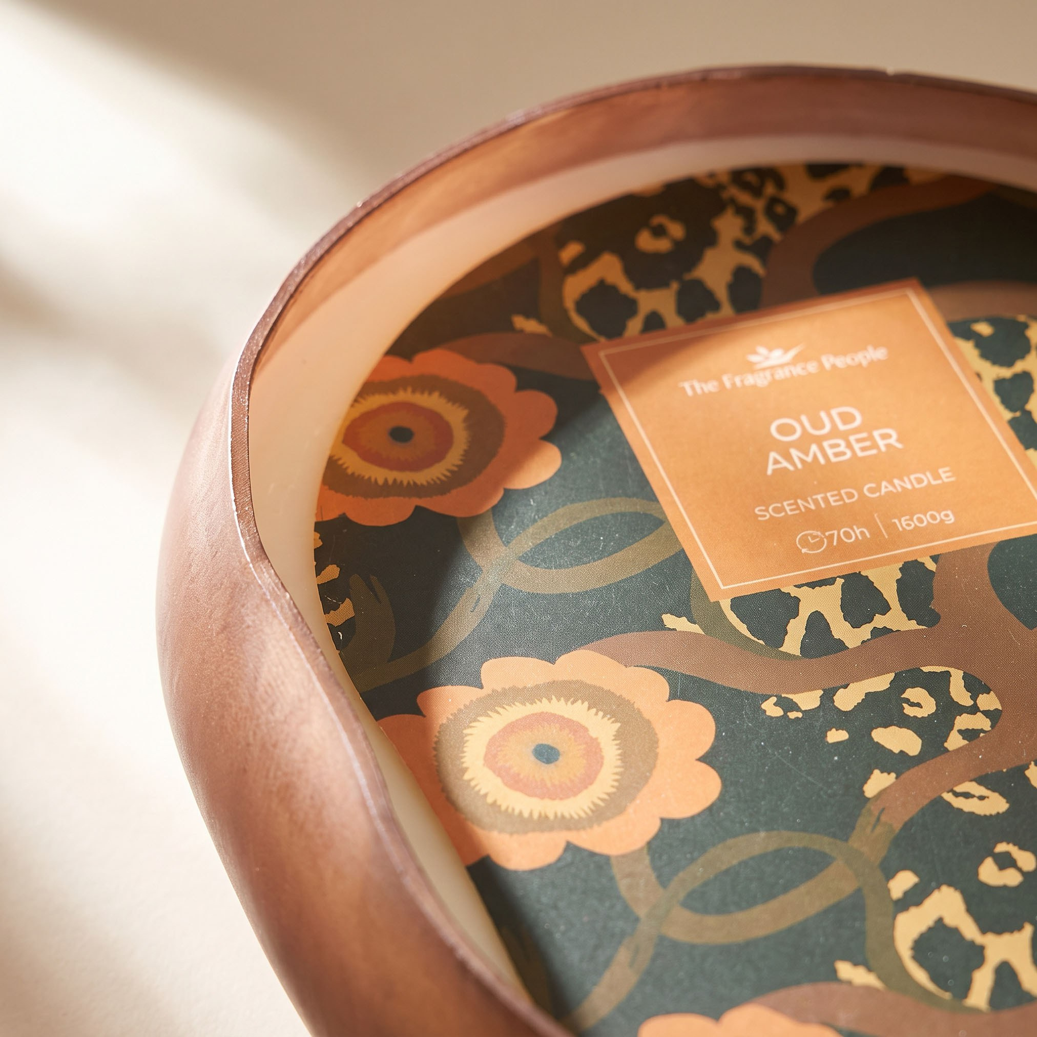 Benarzo Luxe Oud Amber Jar Candle-household-homefragrance-candles-image-4