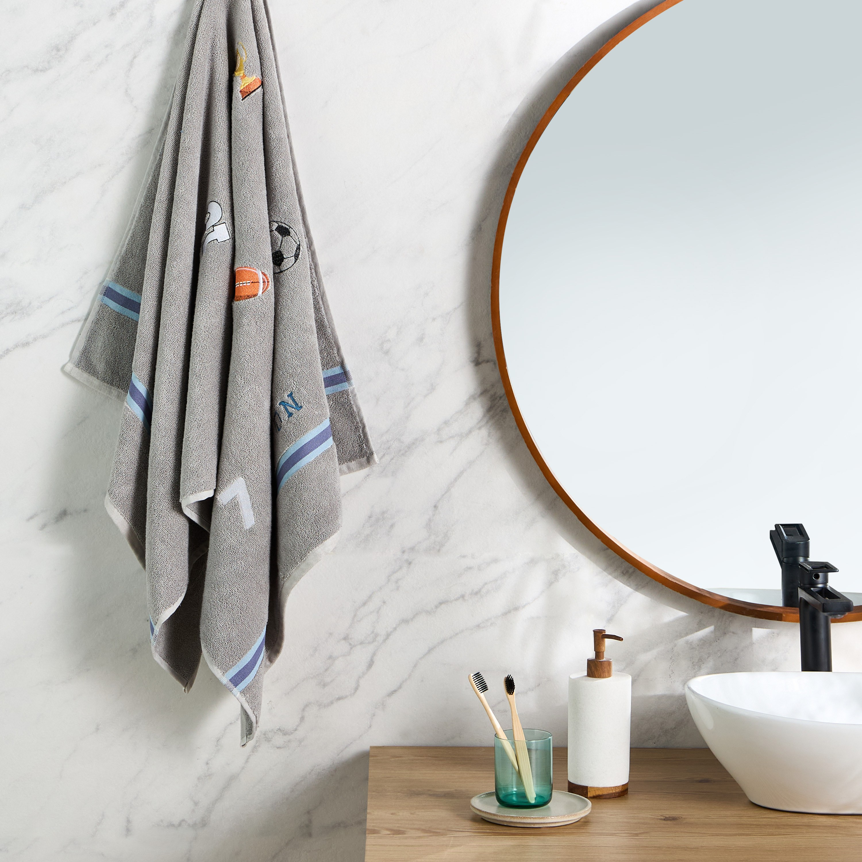 منشفة قطنية بطبعة كرة القدم - ليني - 70x140 سم-kids-bathandstorage-bath-towels-image-5