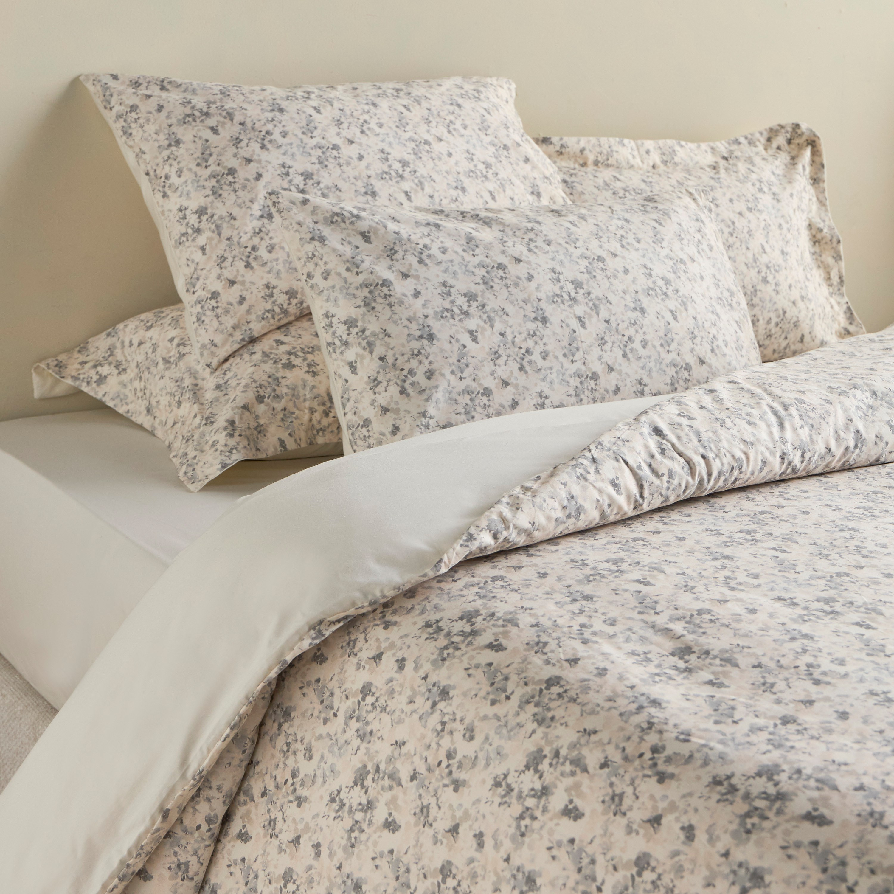 Flavio Cotton 300 Thread Count 6-Piece Super King Duvet Cover Set - 220x260 cm-household-bedding-comfortersandbedspreads-bedinabag-image-1