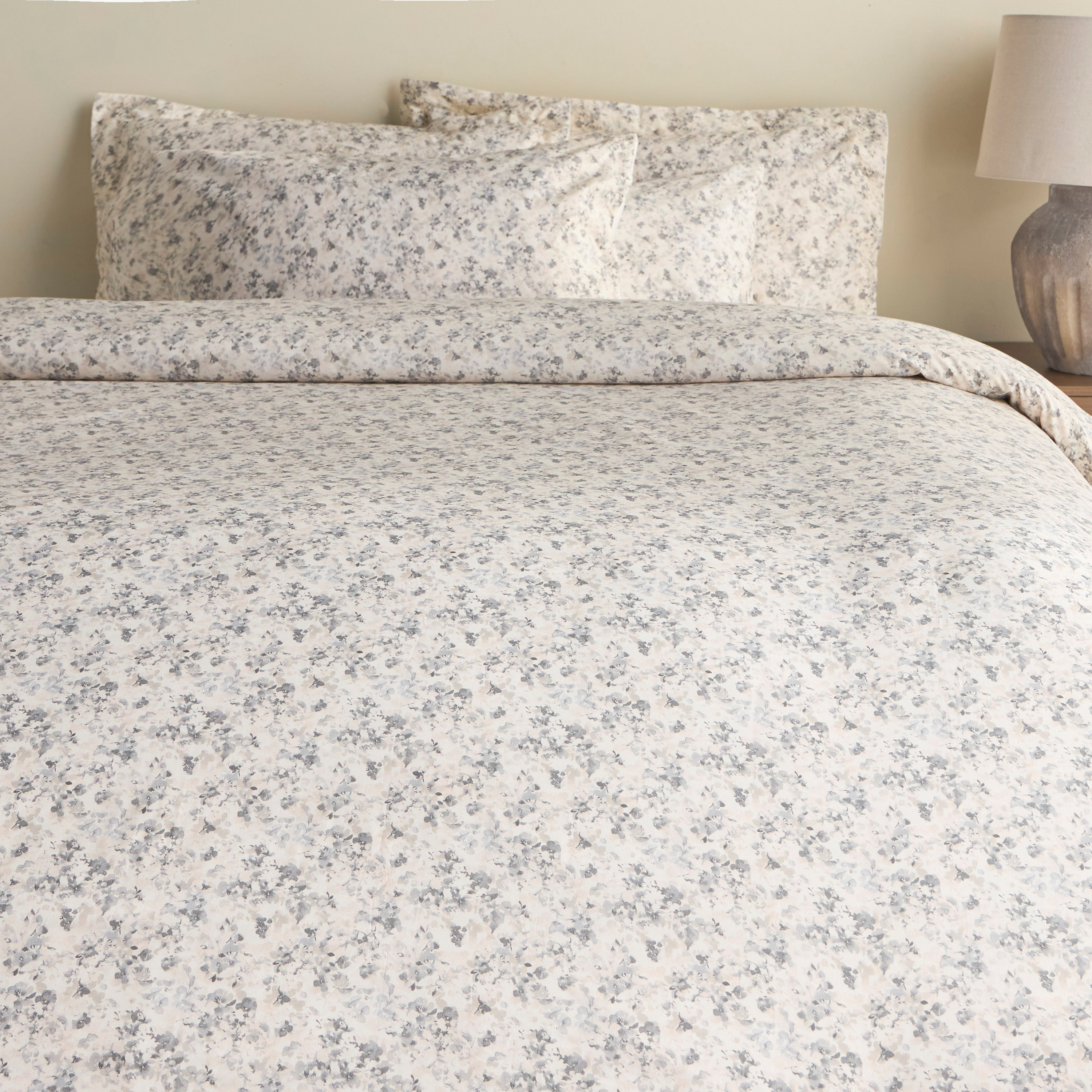 Flavio Cotton 300 Thread Count 6-Piece Super King Duvet Cover Set - 220x260 cm-household-bedding-comfortersandbedspreads-bedinabag-image-2
