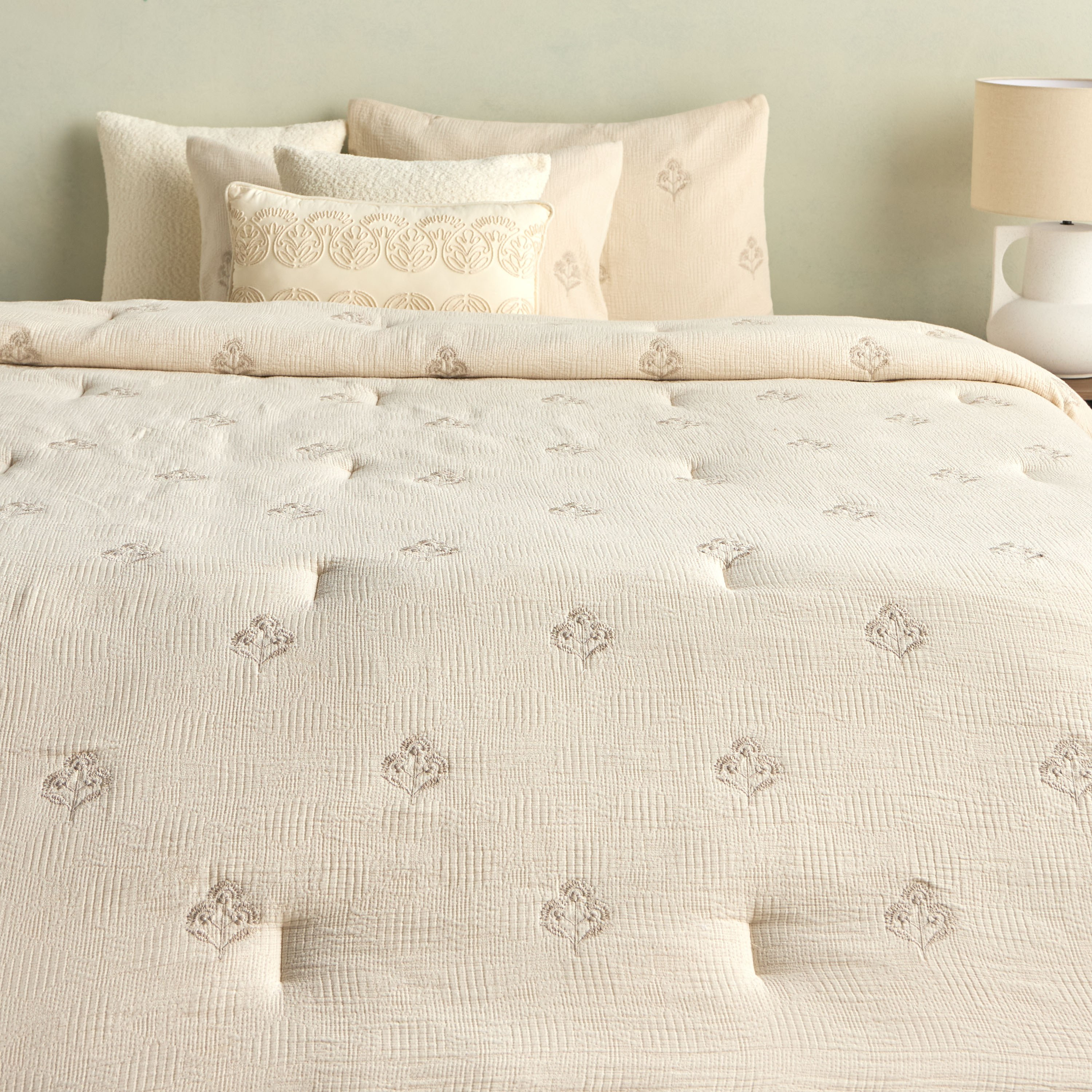 Oso Cotton Embroidered 6-Piece Super King Comforter Set - 240x260 cm-household-bedding-comfortersandbedspreads-bedinabag-image-2