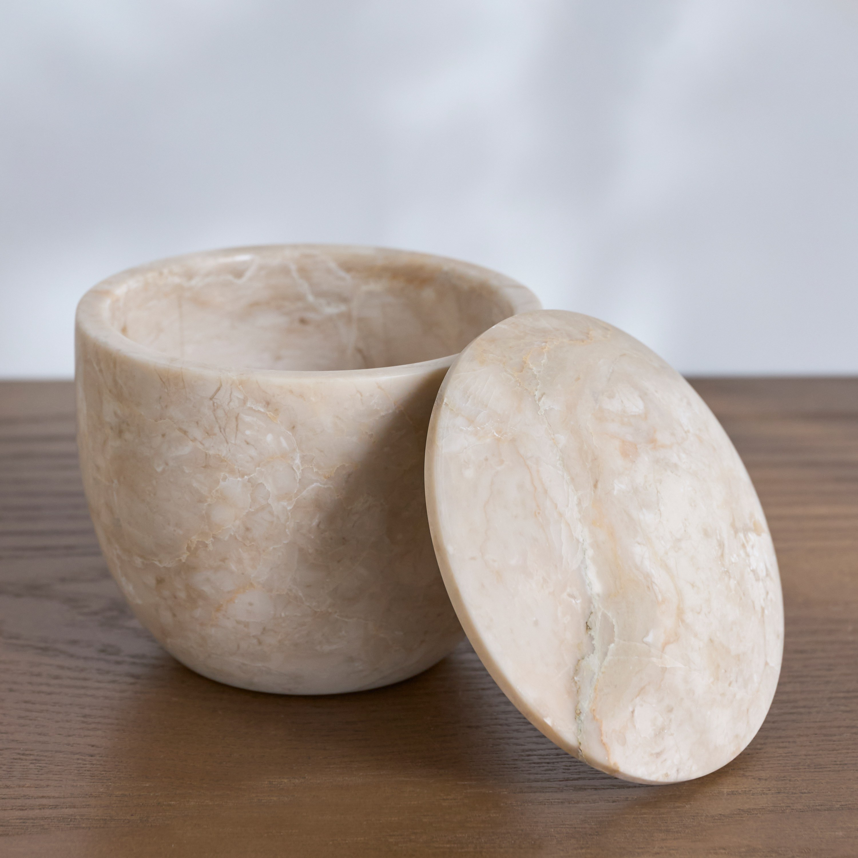 جرة قطن رخام تركي - أتيلييه صحار-household-bathandlaundry-bathaccessories-tissueboxesandcottonjars-image-2