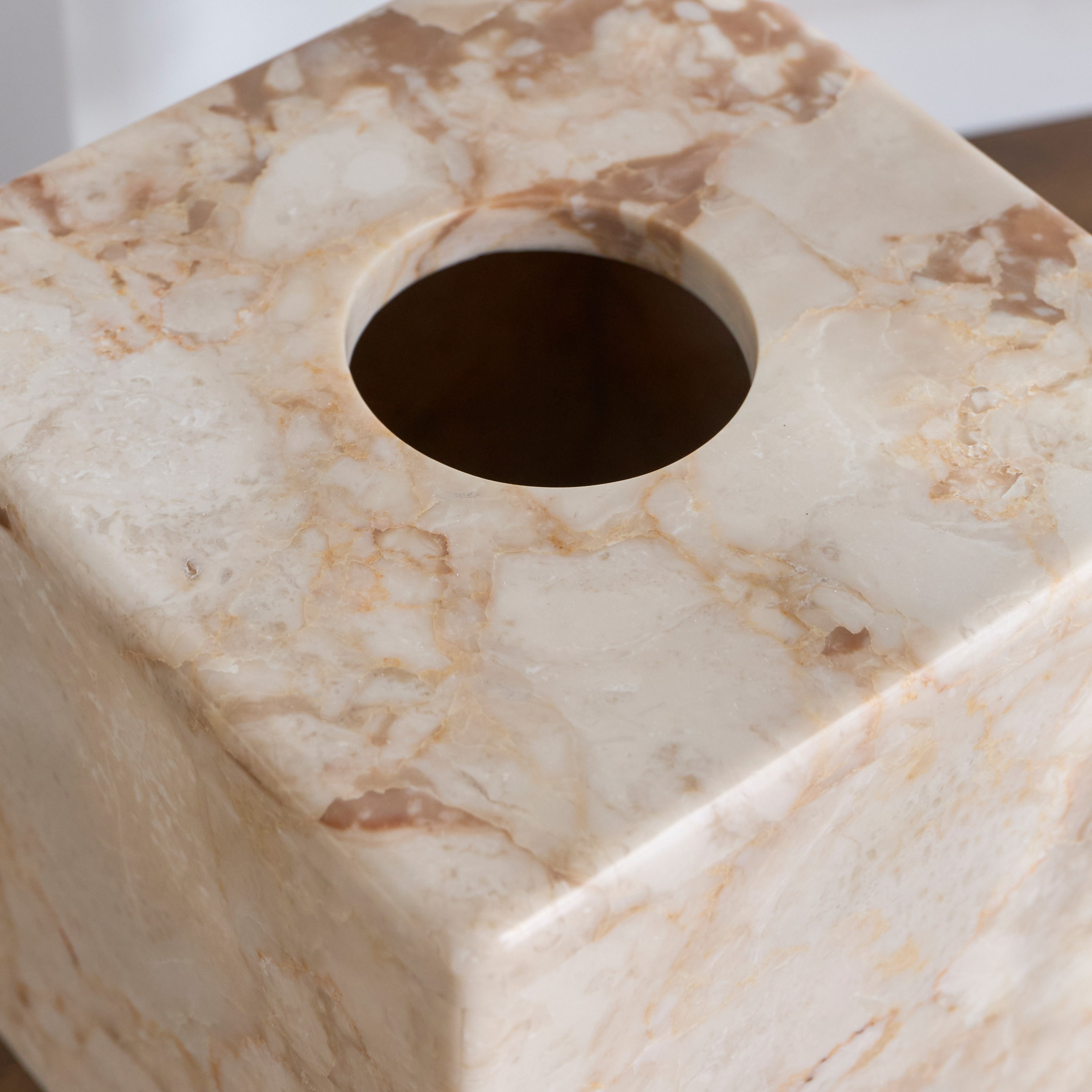 غطاء علبة مناديل رخام تركي - أتيلييه صحار-household-bathandlaundry-bathaccessories-tissueboxesandcottonjars-image-3