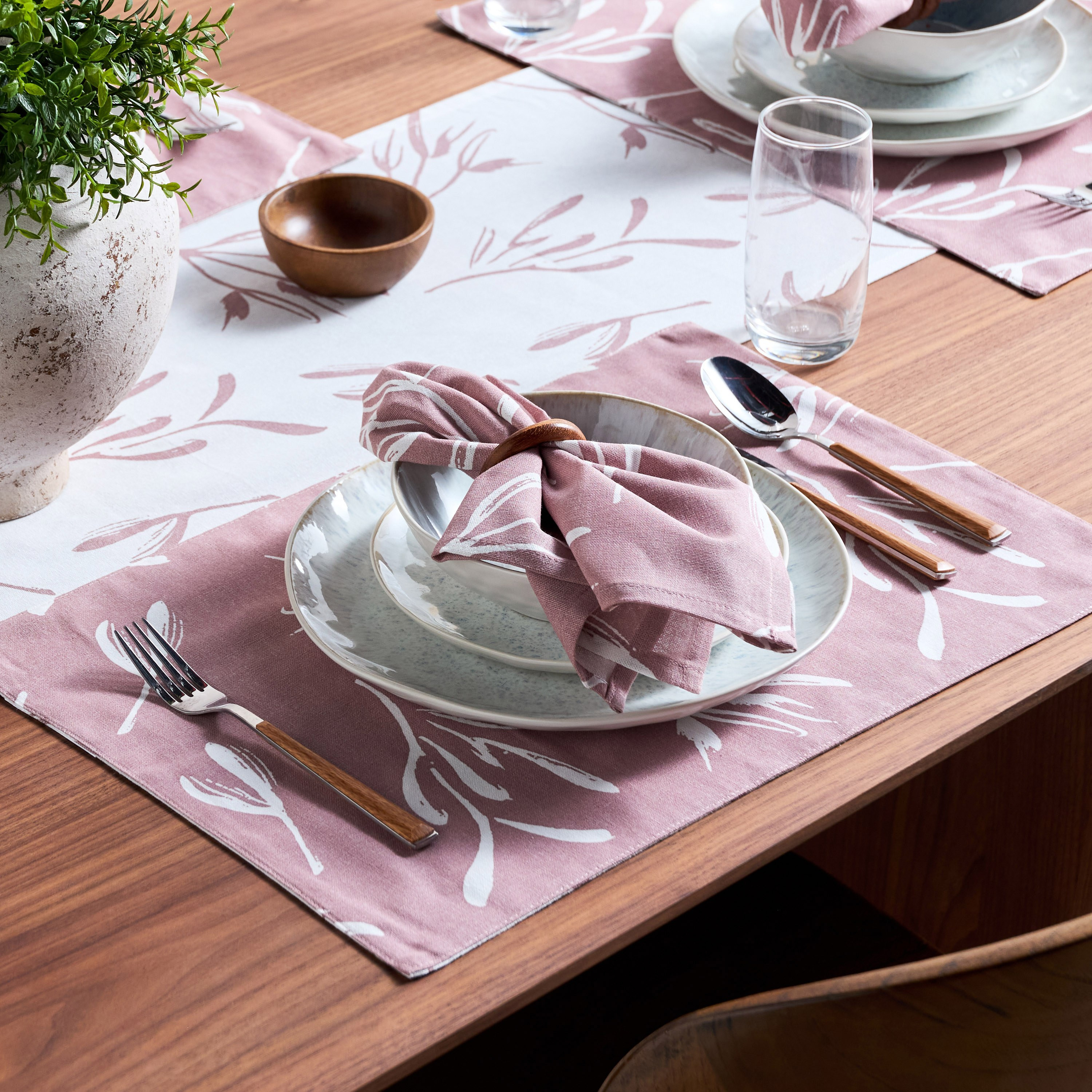 Gloria 4-Piece Placemat Set-household-dining-tablelinen-placemats-image-3
