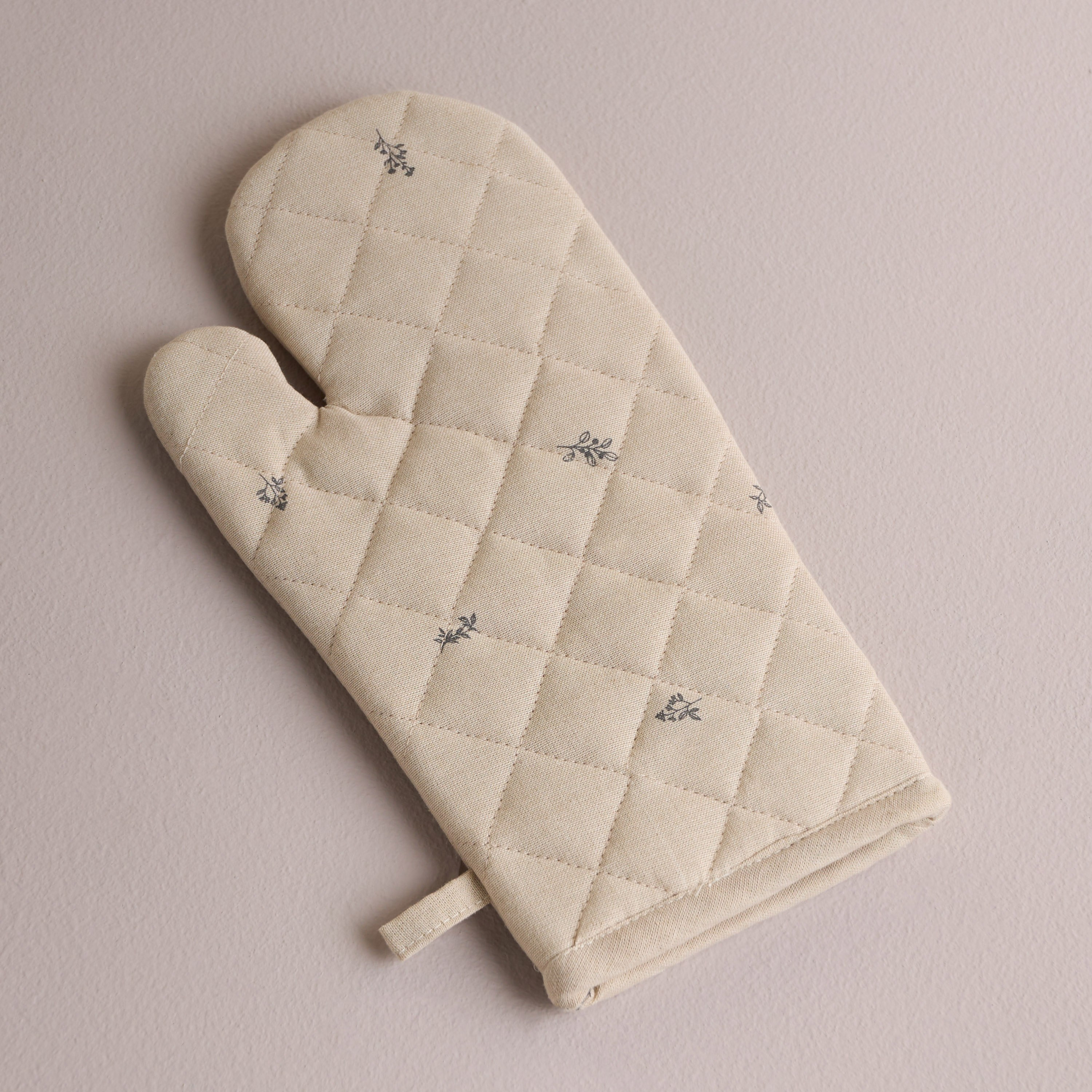 Tira Oven Mitten-household-kitchen-kitchenlinen-apronsmittsandpotholders-image-1