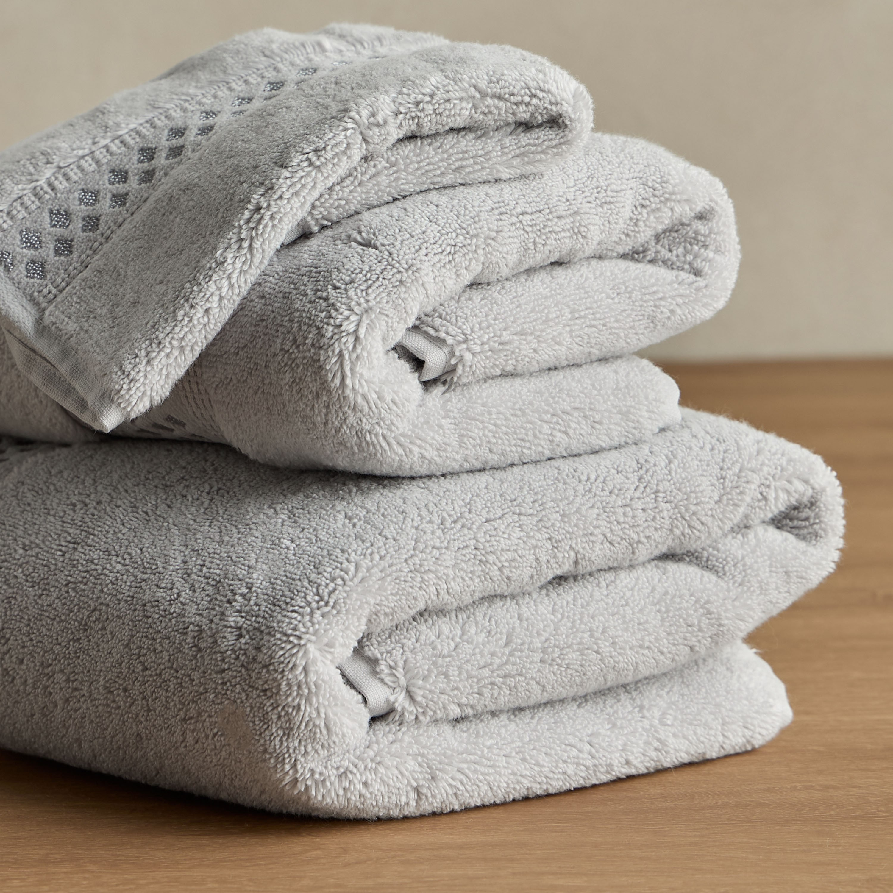 طقم مناشف صغيرة قطن تركي 4 قطع بوزن 750 جرامًا لكل متر مربع - ذا وايت ستوديو - 30x30 سم-household-bathandlaundry-bathlinen-towels-image-3